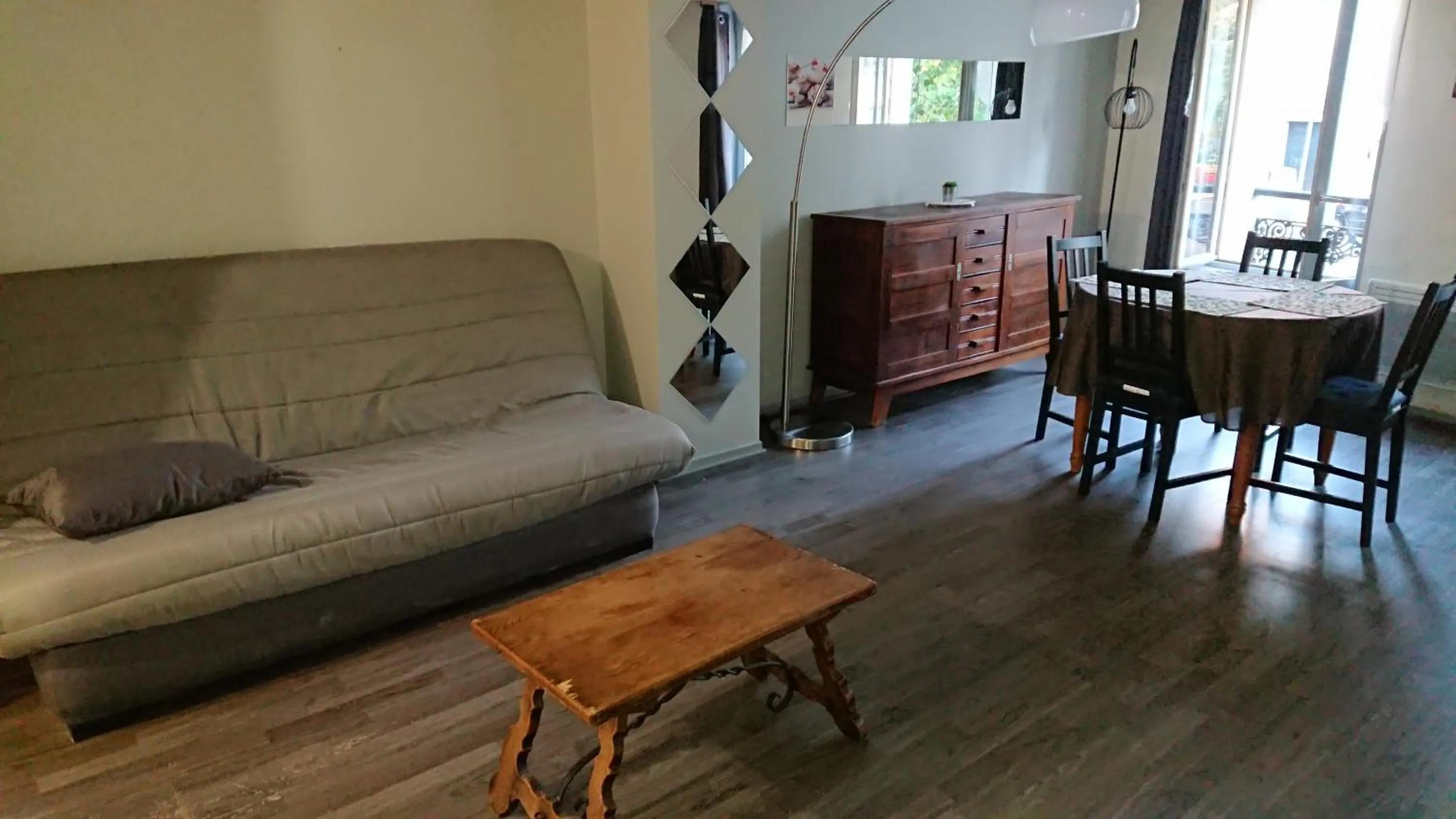 Living room in Le Nid Rouennais, appartement 2 chambres