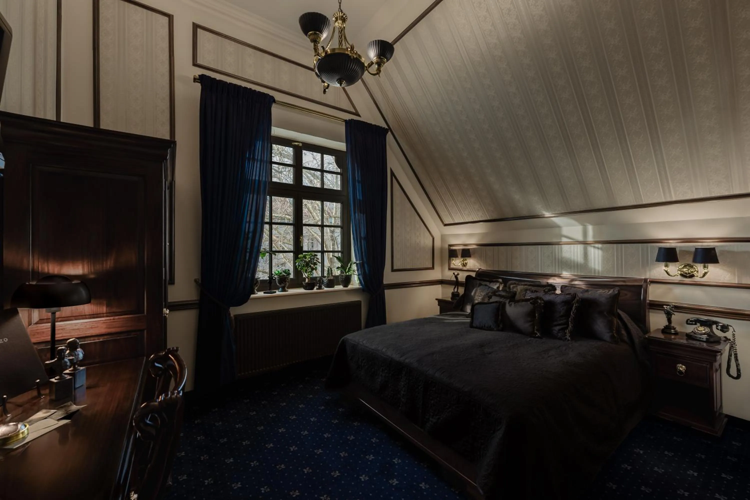 Photo of the whole room, Bed in Hotel Villa Achenbach