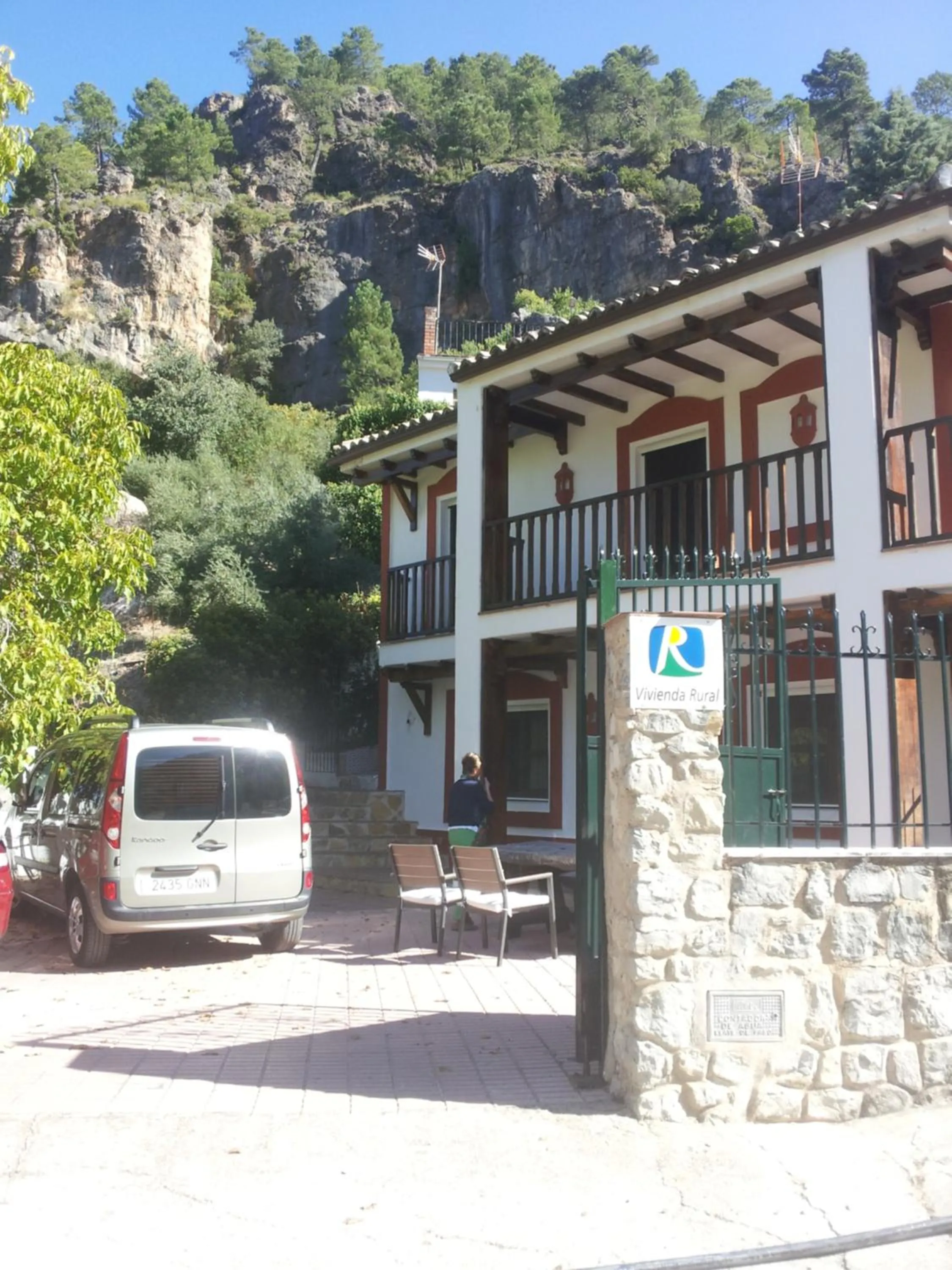 Facade/entrance in Casa Fuente De La Argamasa