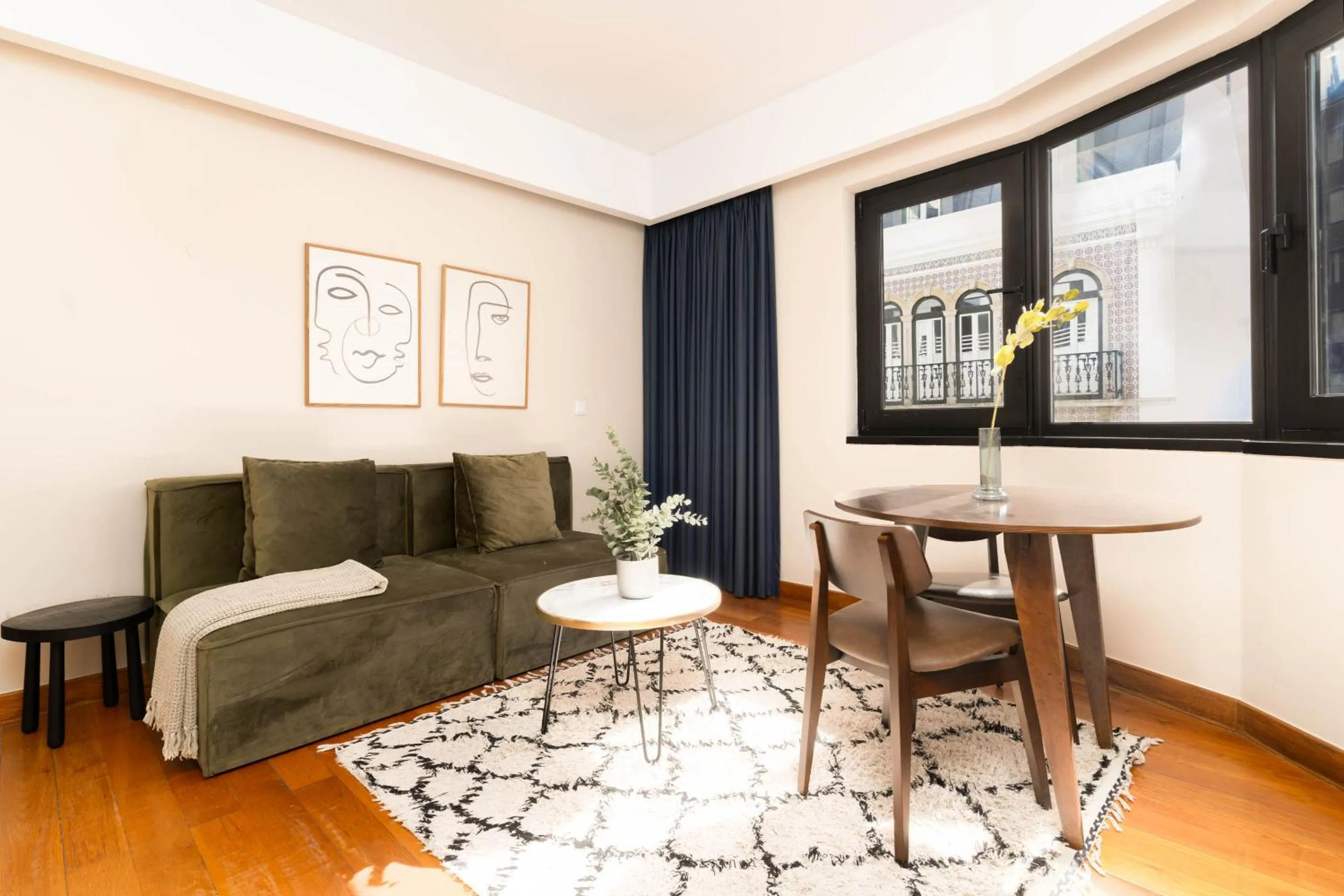 Living room in Limehome Lisbon Rua Eça de Queiroz