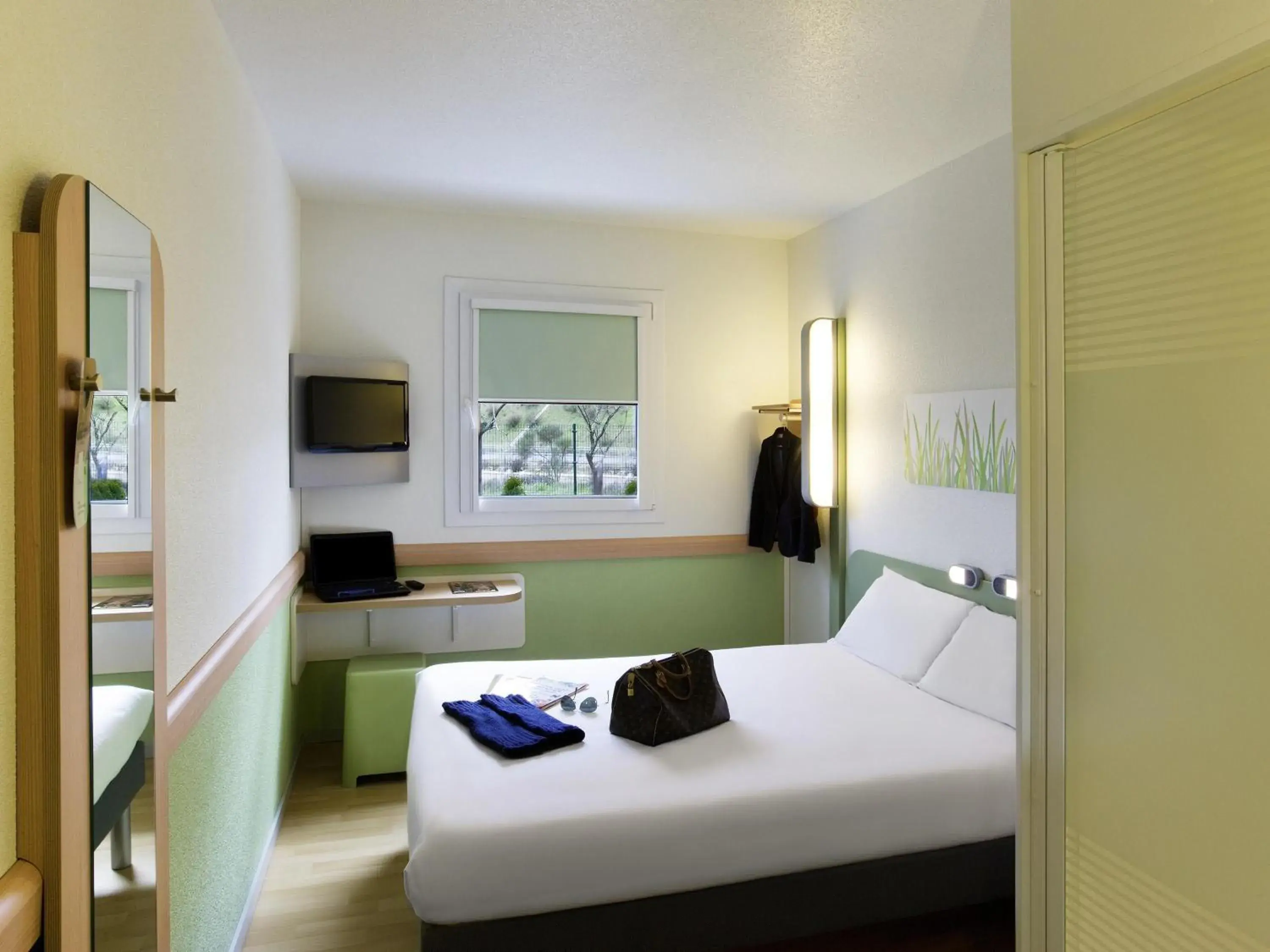 Bedroom, Bed in Ibis Budget Madrid Getafe Bedroom, Bed in Ibis Budget Madrid Getafe
