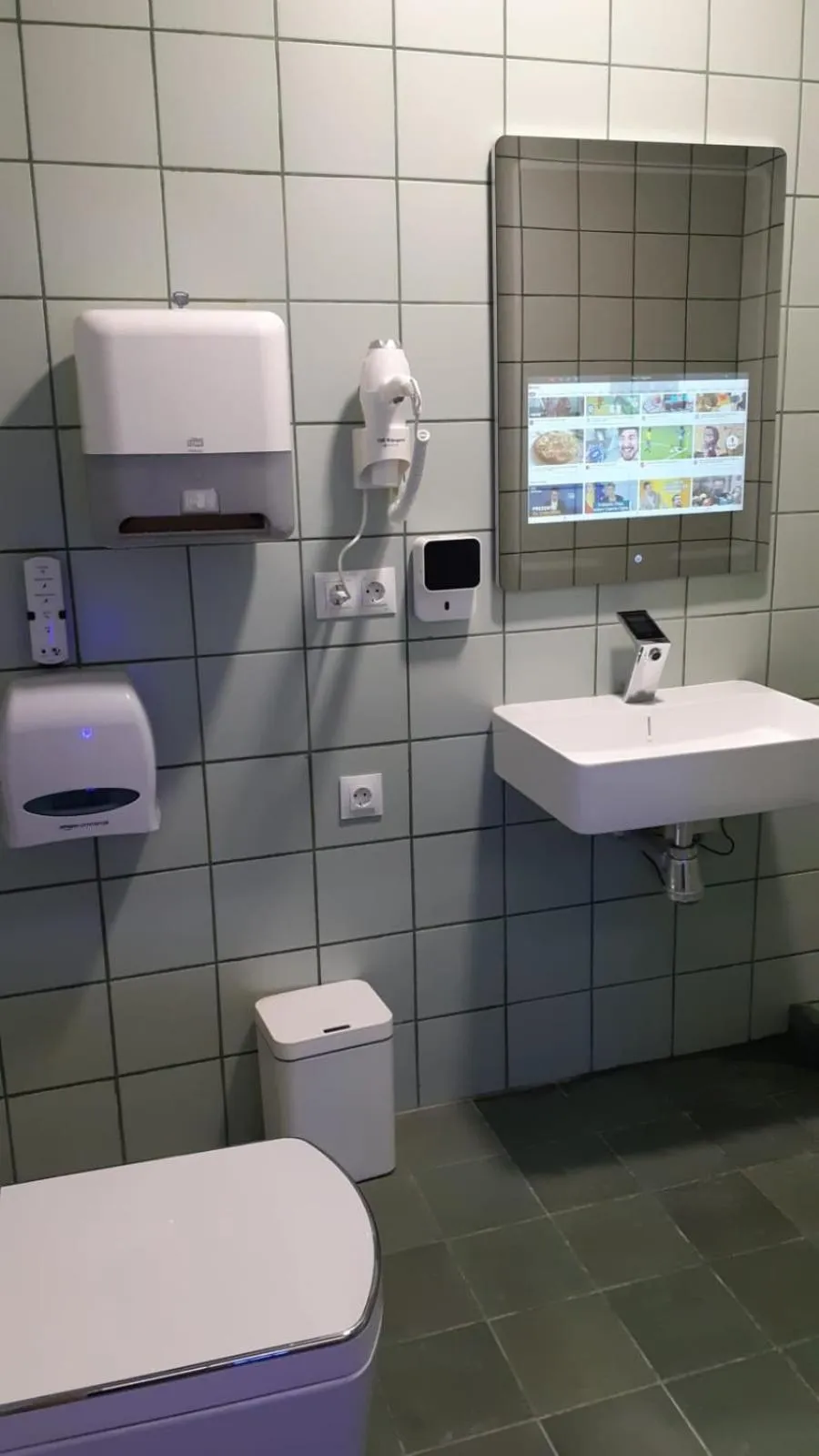 Bathroom in Futurotel Malagueta Beach