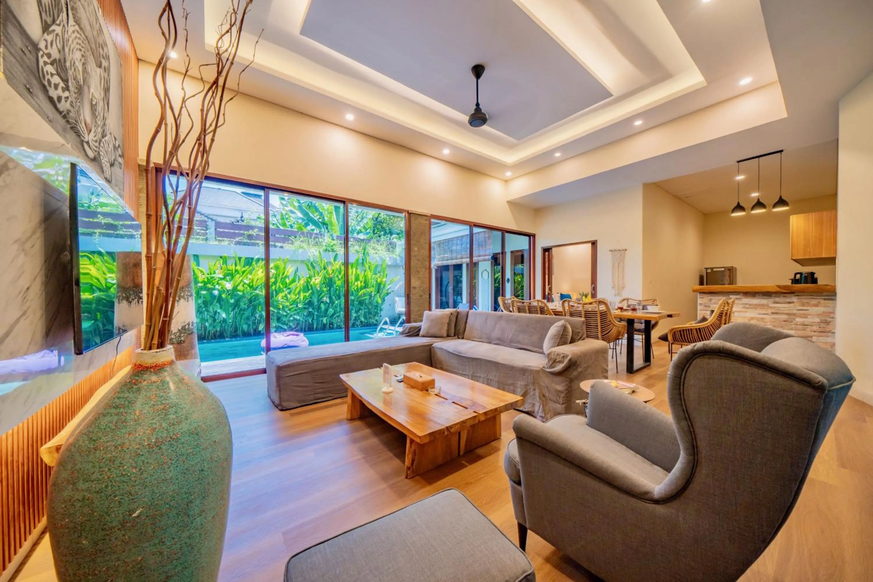 Kitchen or kitchenette in Villa Paradise Seminyak