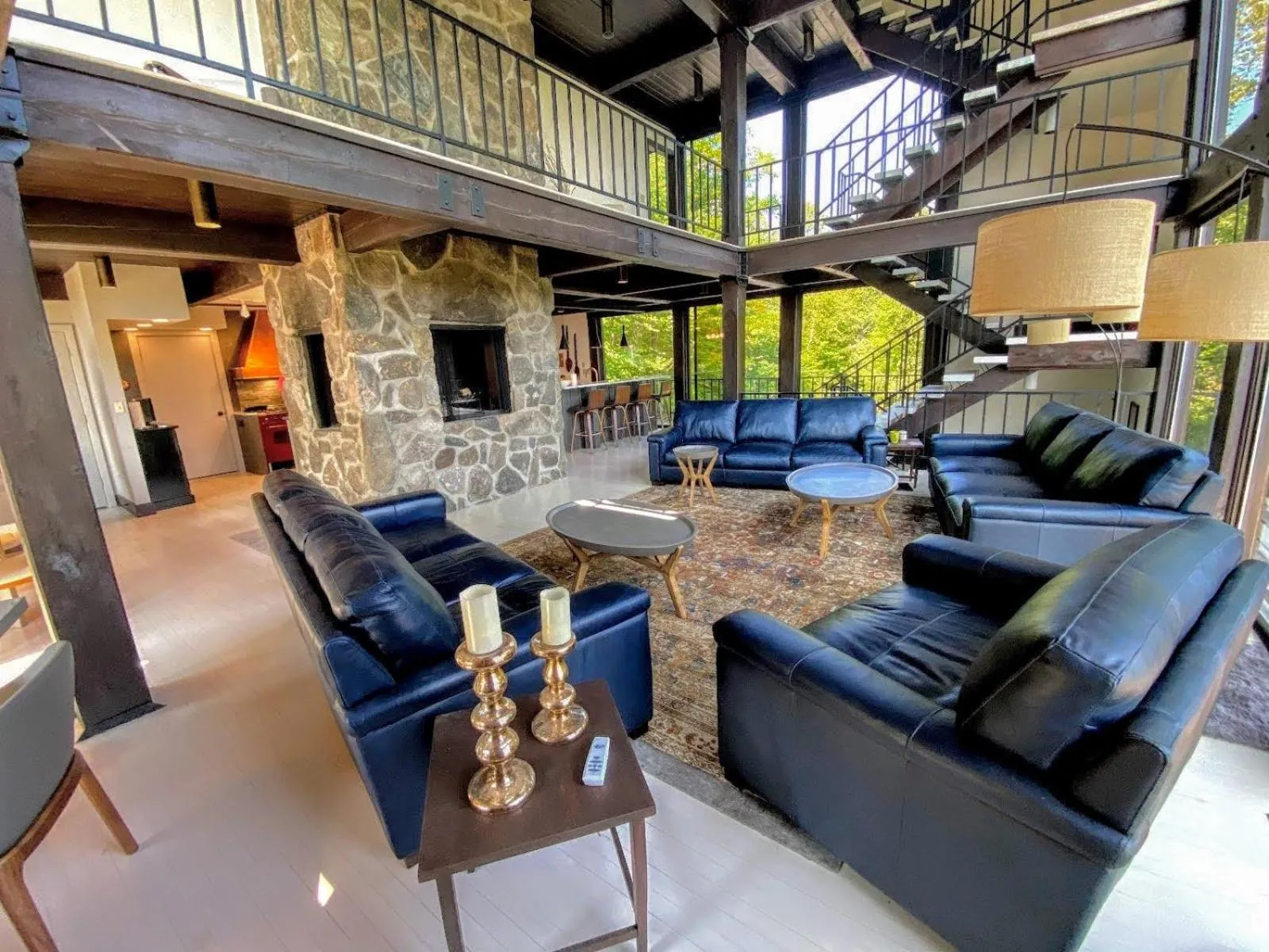 RL Breathtaking views and grand unique style private mountain retreat 4WD recommended