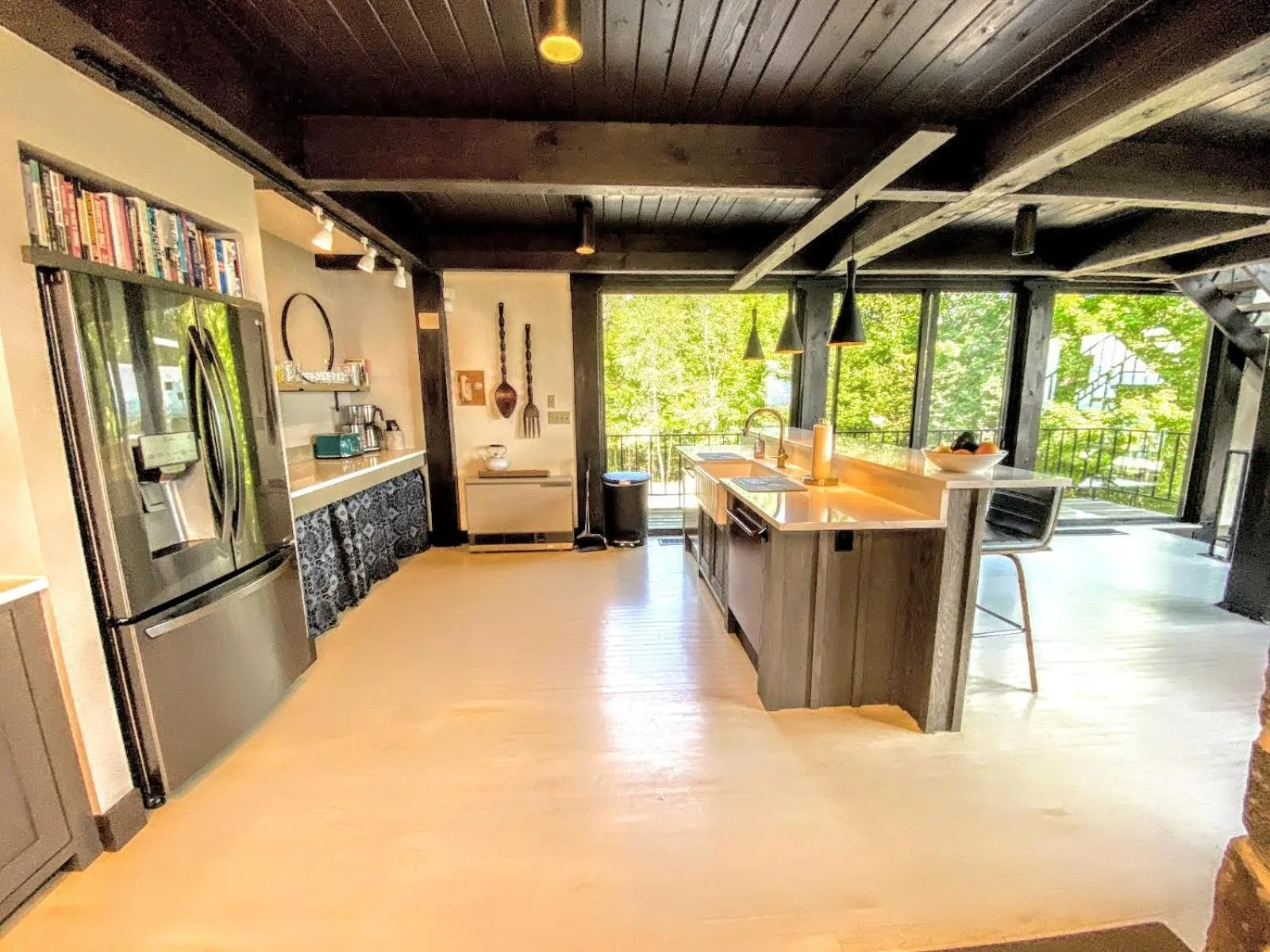 RL Breathtaking views and grand unique style private mountain retreat 4WD recommended