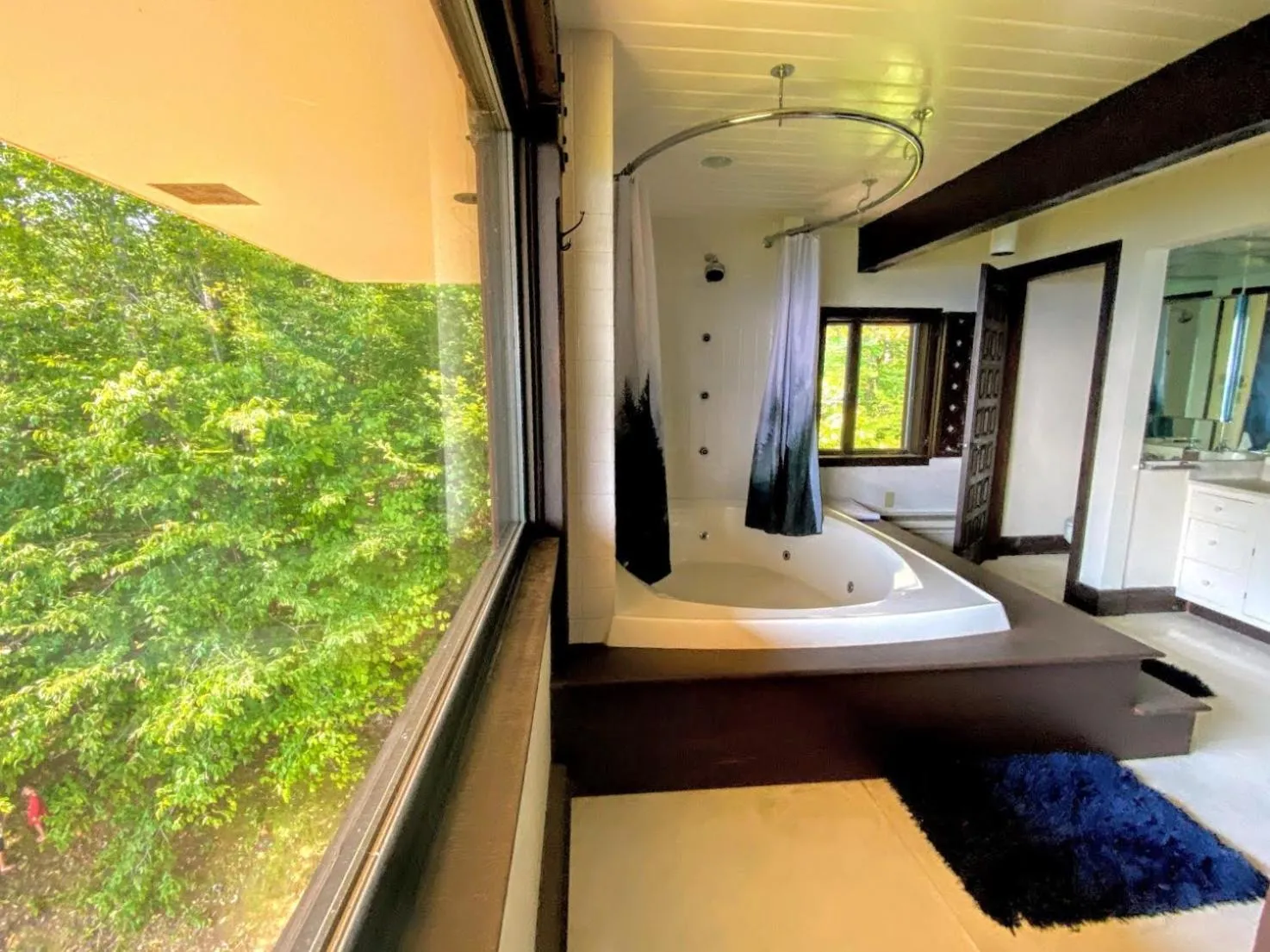 RL Breathtaking views and grand unique style private mountain retreat 4WD recommended