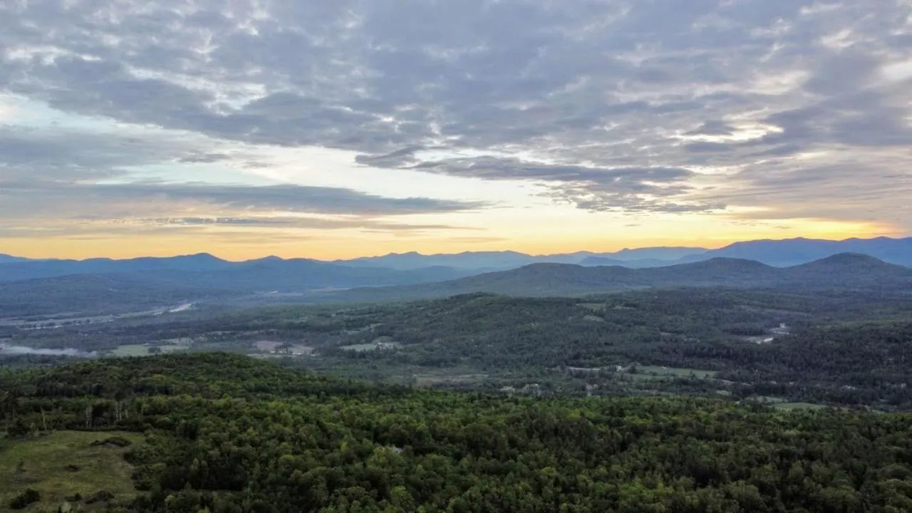 RL Breathtaking views and grand unique style private mountain retreat 4WD recommended