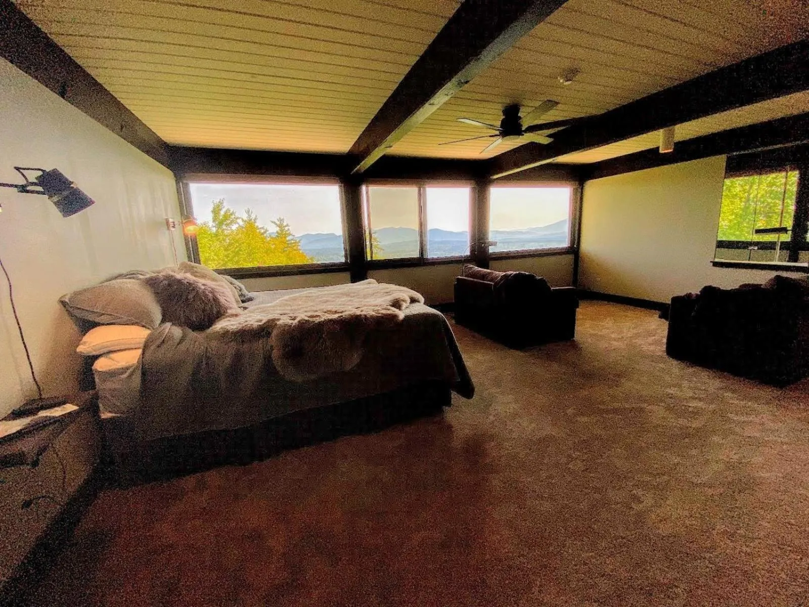 RL Breathtaking views and grand unique style private mountain retreat 4WD recommended