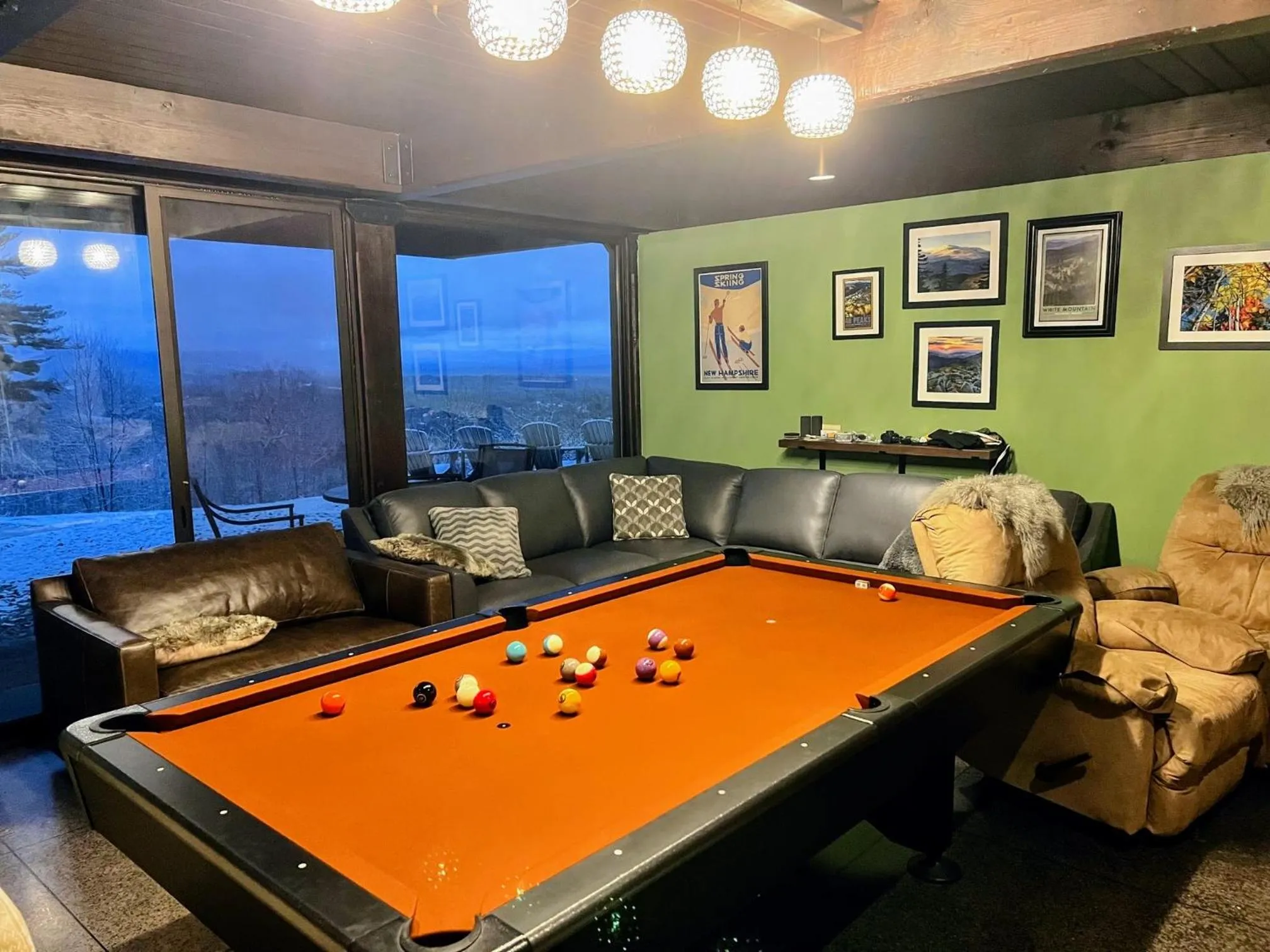 RL Breathtaking views and grand unique style private mountain retreat 4WD recommended