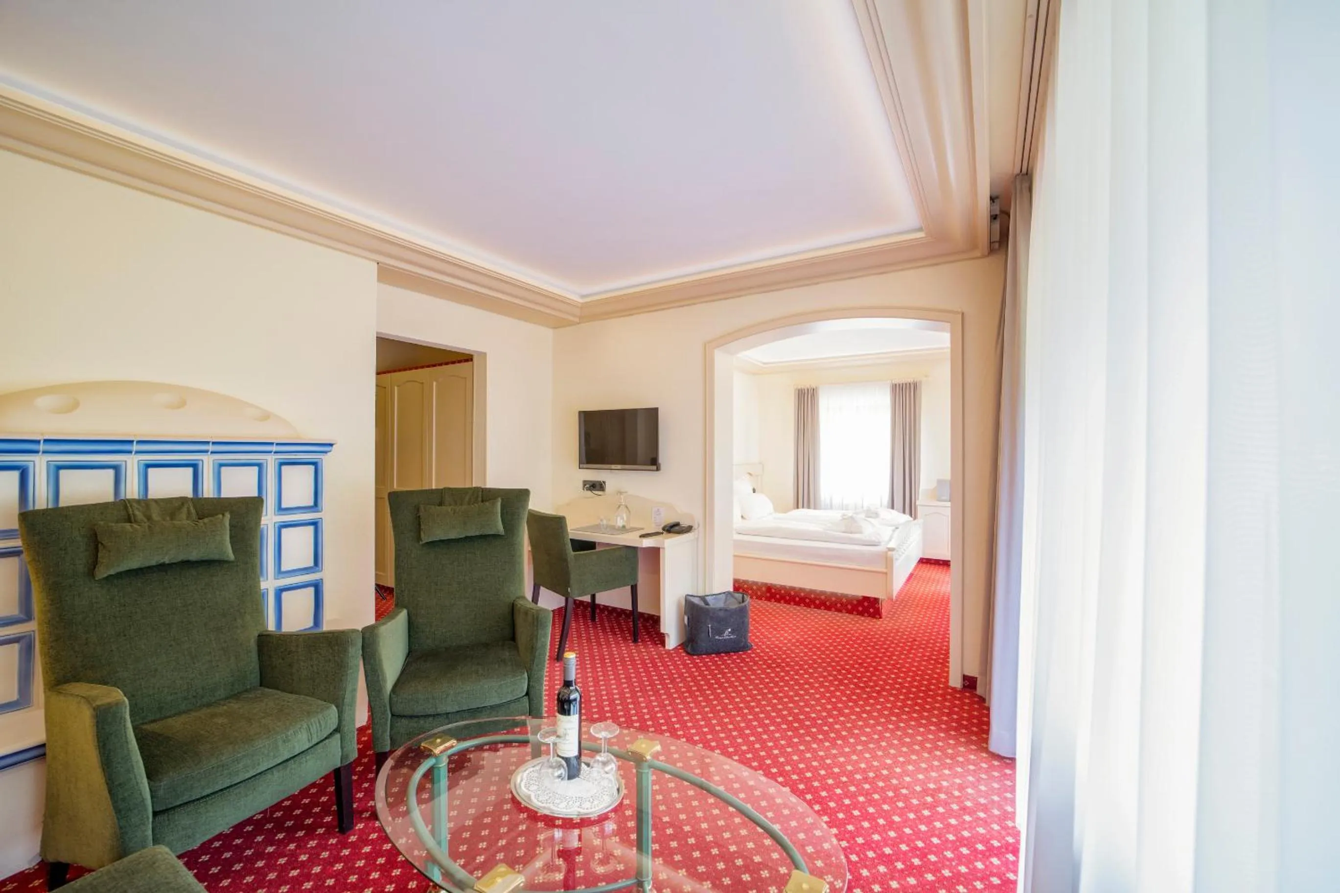 Living room, Bed in Hotel Langenwaldsee