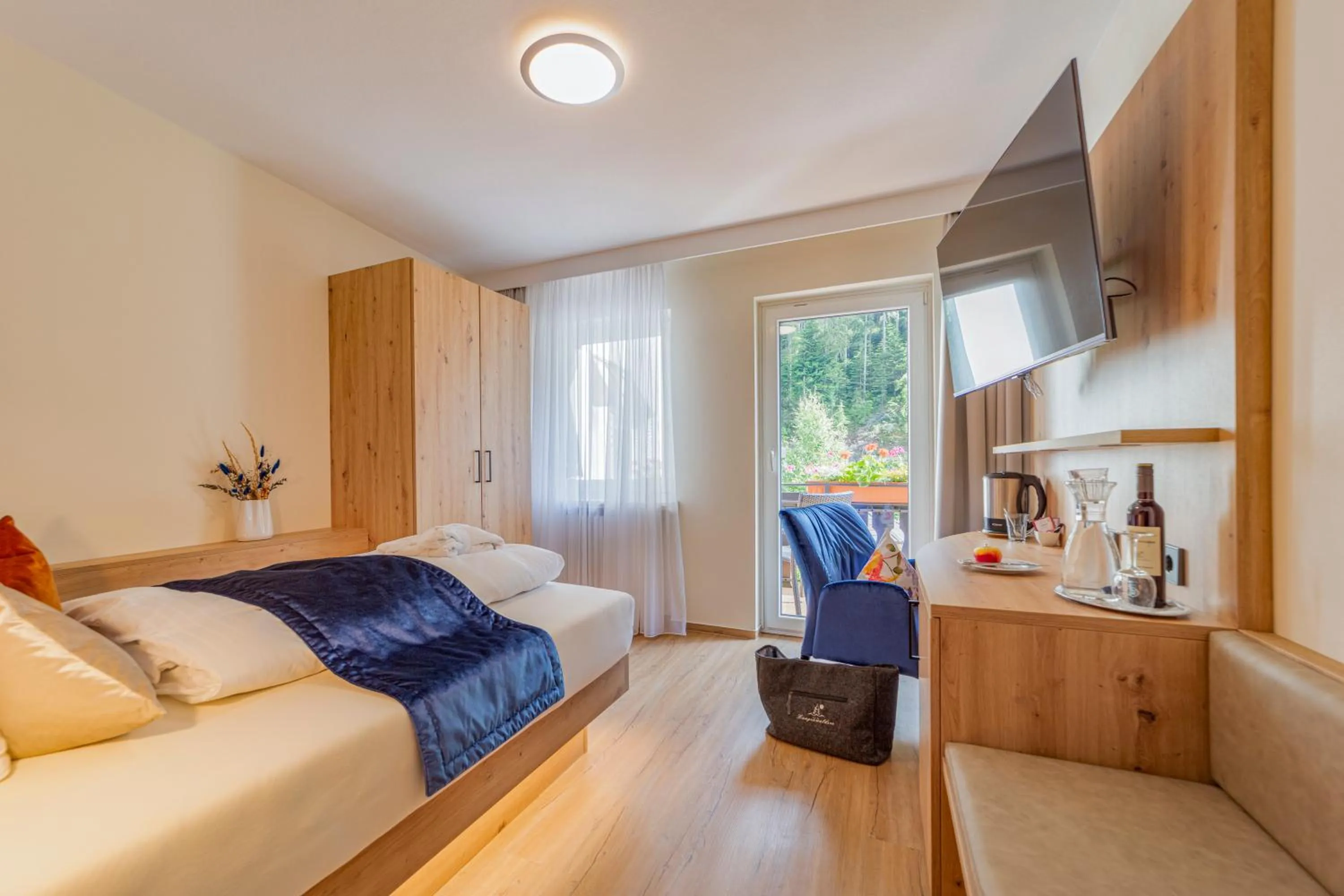 Photo of the whole room, Bed in Hotel Langenwaldsee