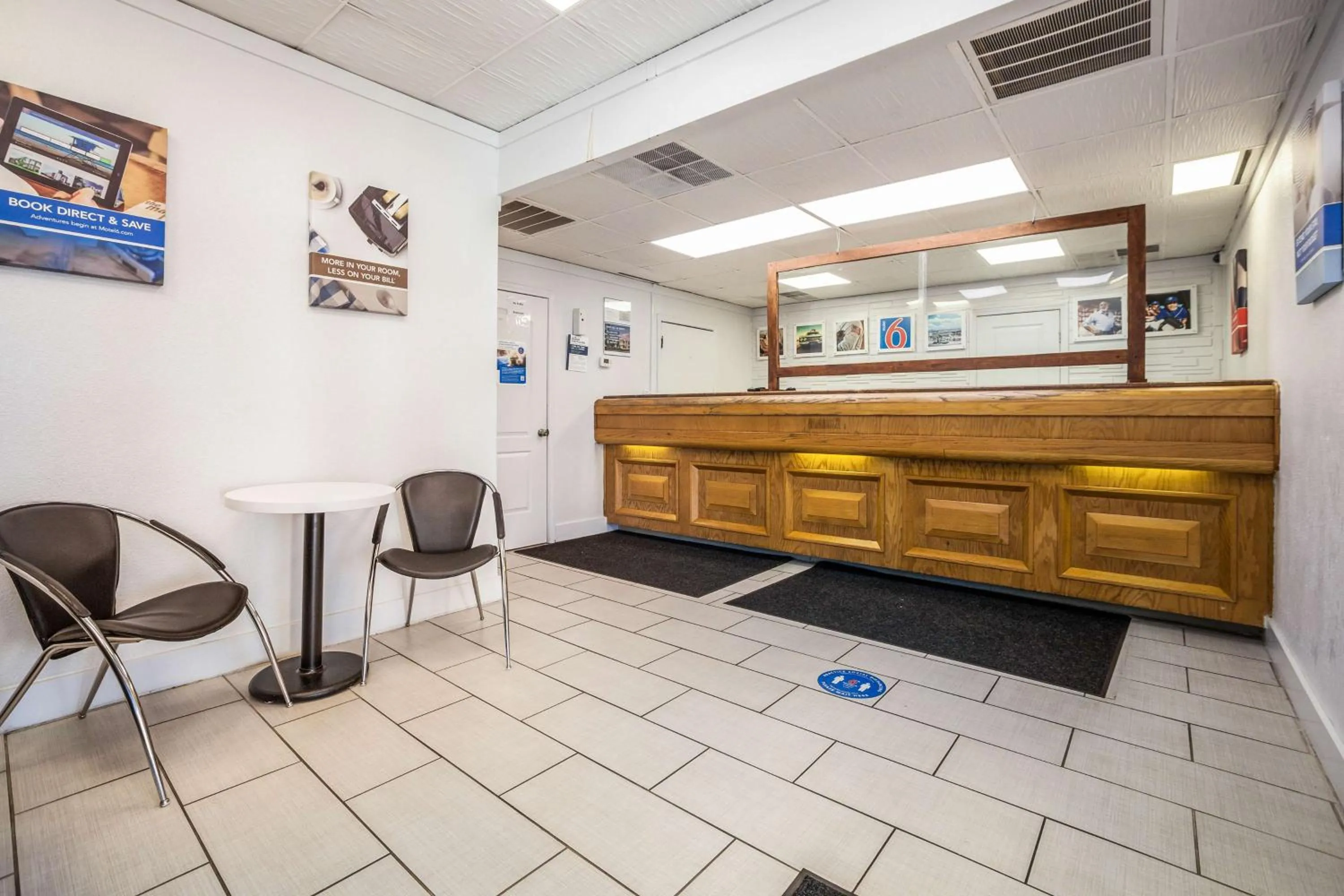 Restaurant/places to eat in Studio 6 Florence, SC