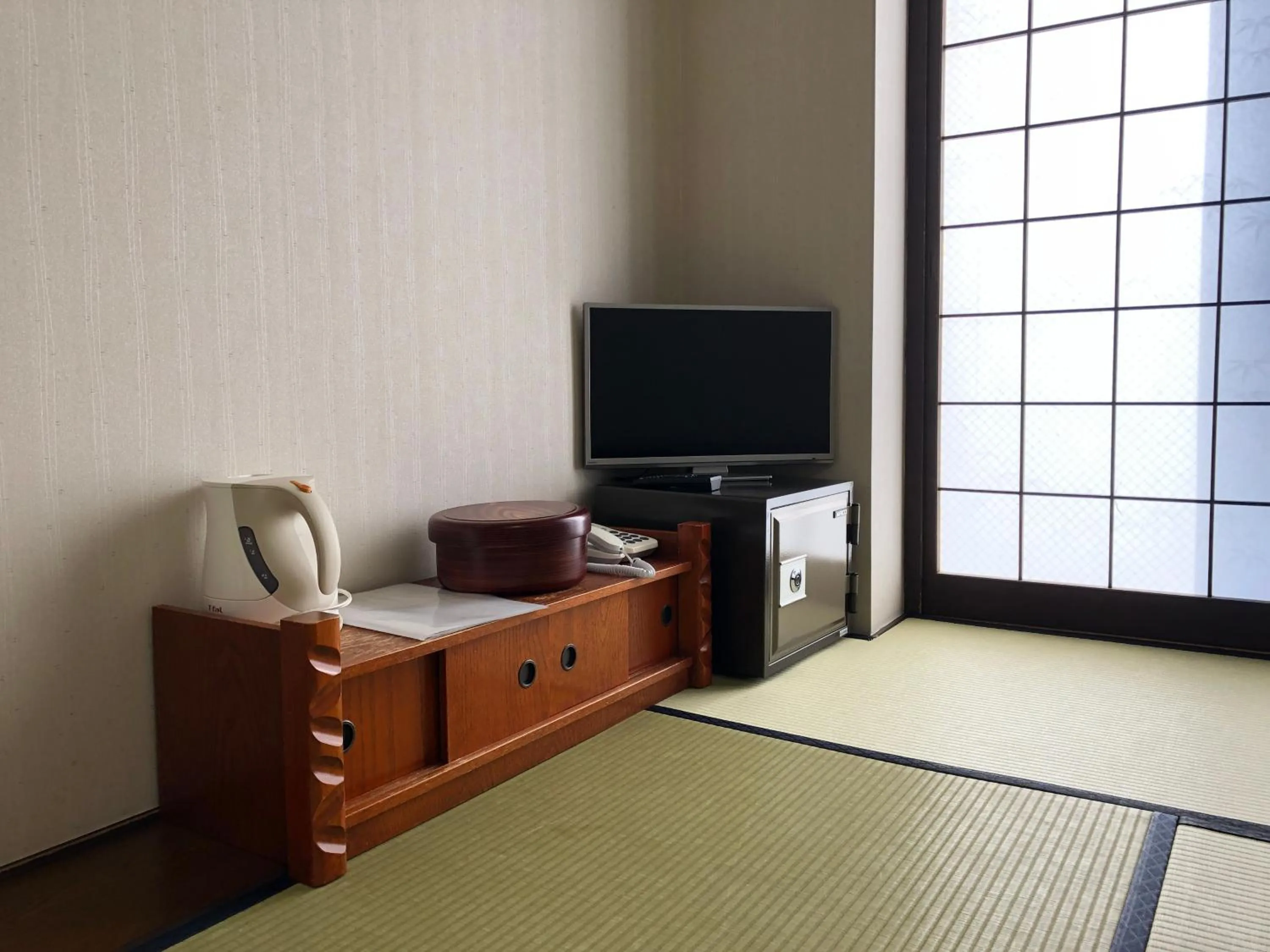 TV and multimedia in Hotel Belle-Cour Inomata