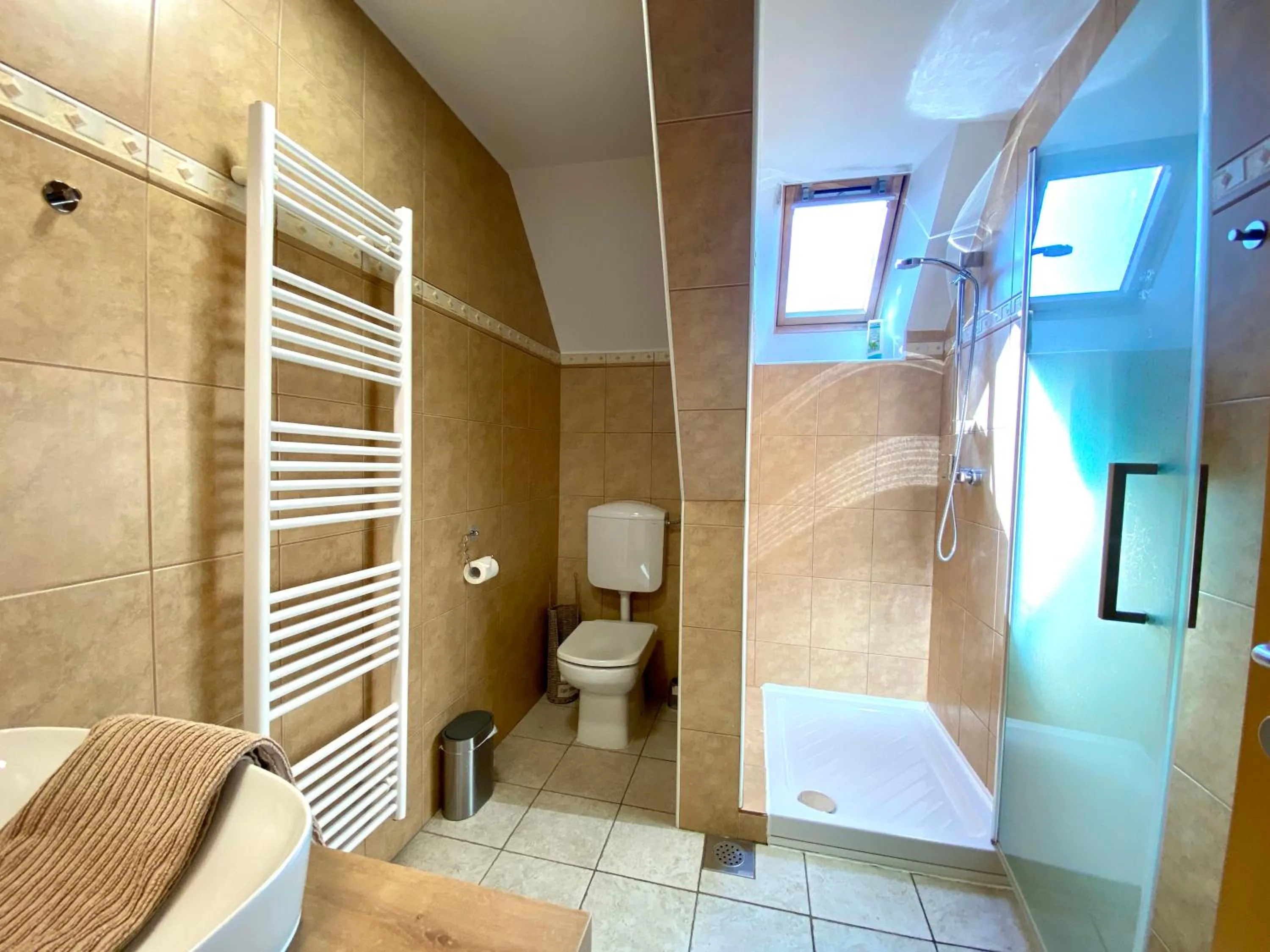 Shower in House Eden with Mountain Views