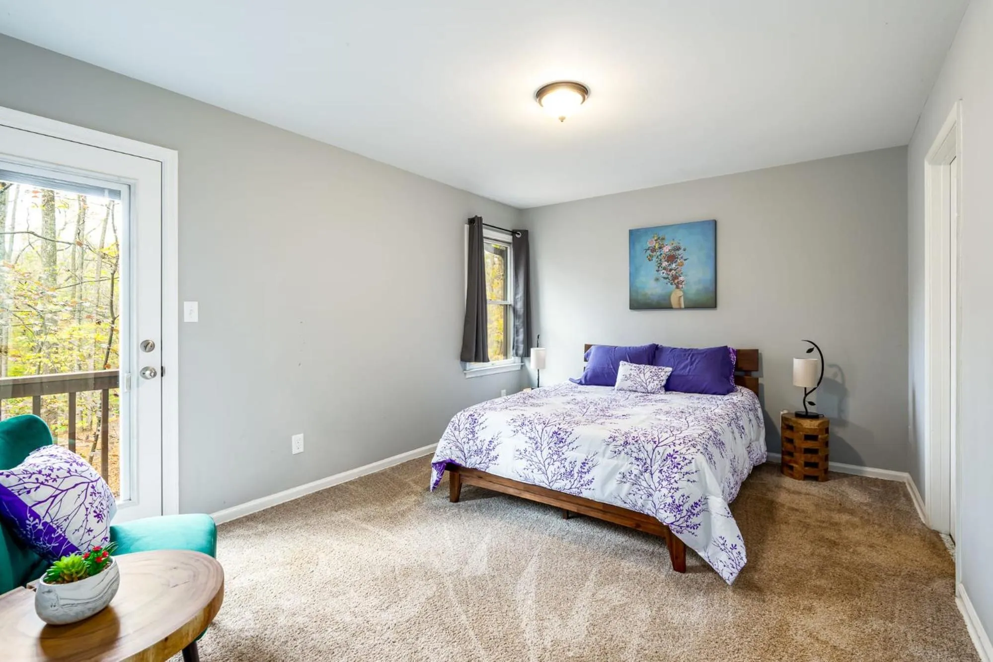 Bed in Hot Tub, Deck&Grill, Game Room, WiFi at Cute Cabin