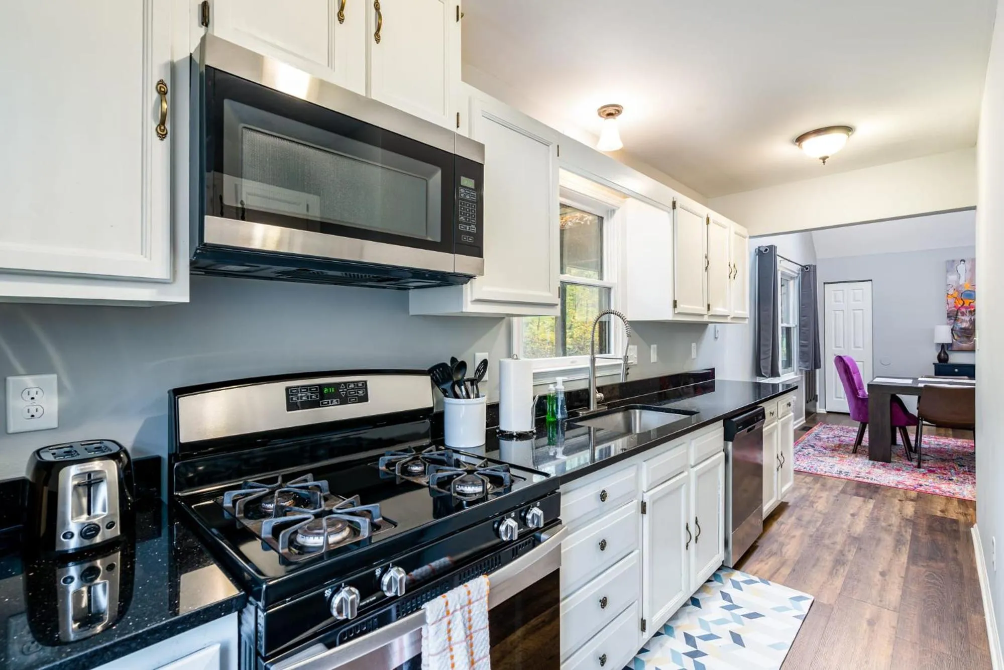 Kitchen or kitchenette in Hot Tub, Deck&Grill, Game Room, WiFi at Cute Cabin