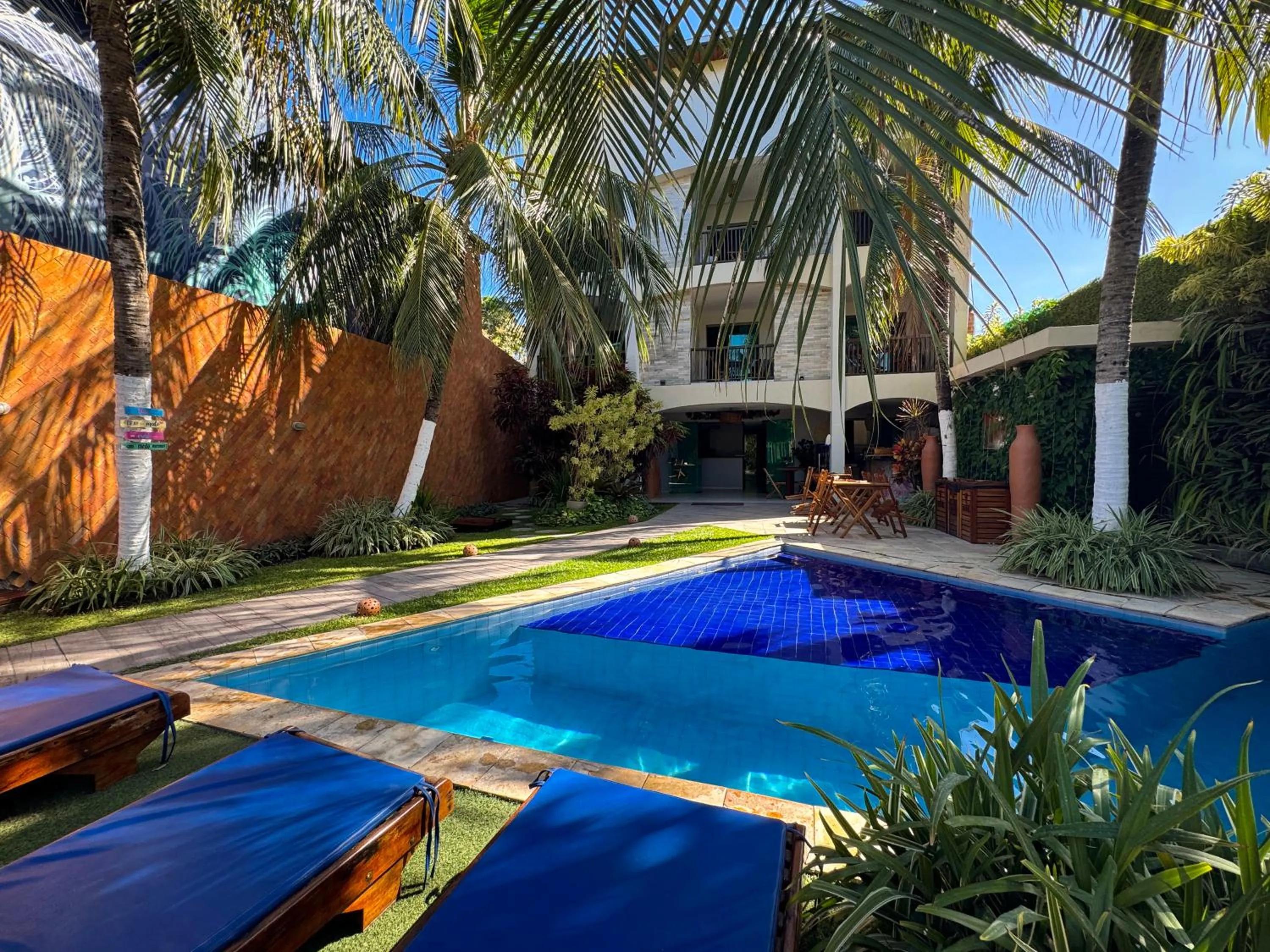 Swimming pool in Pousada Unaí