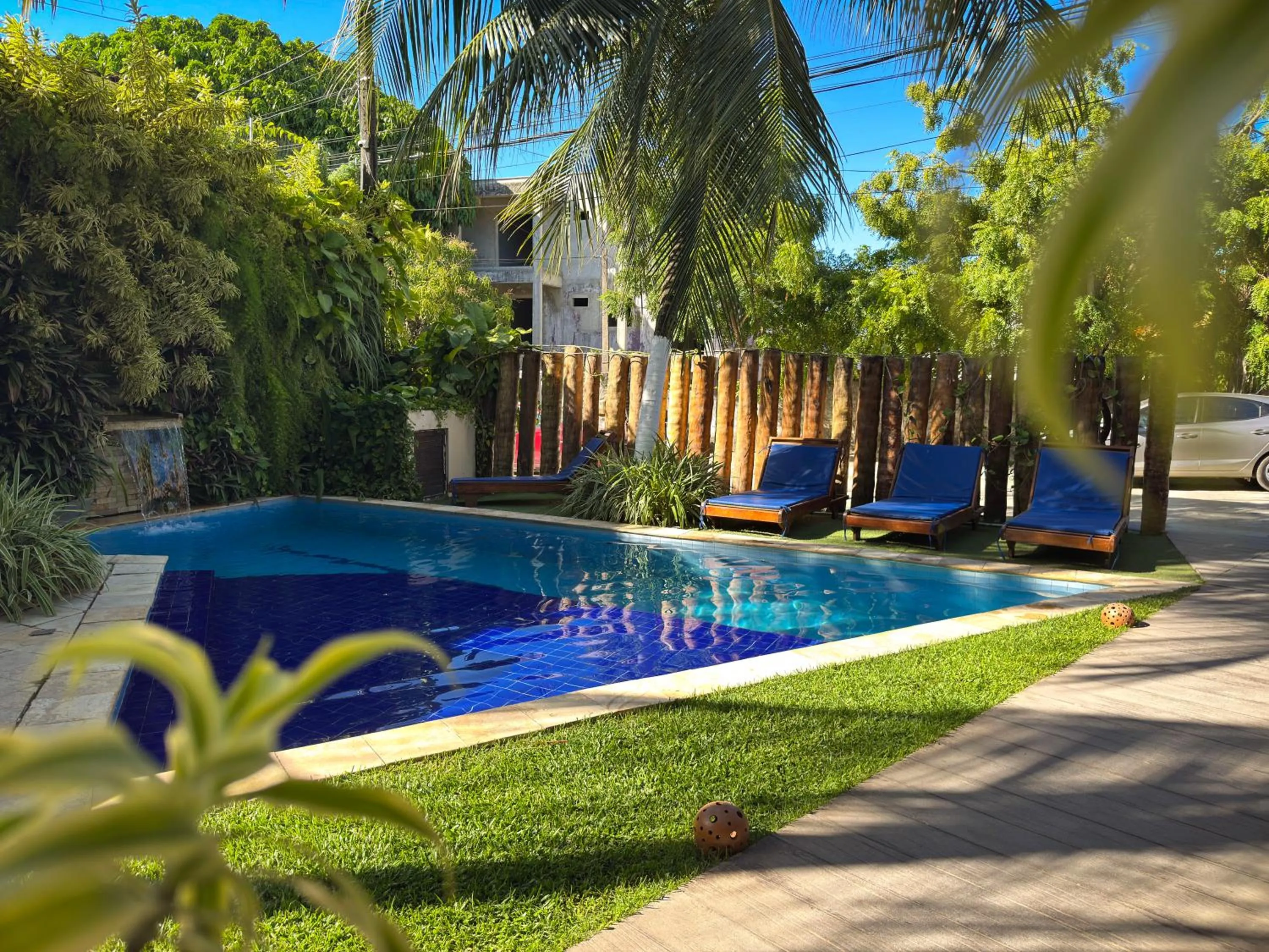Swimming pool in Pousada Unaí
