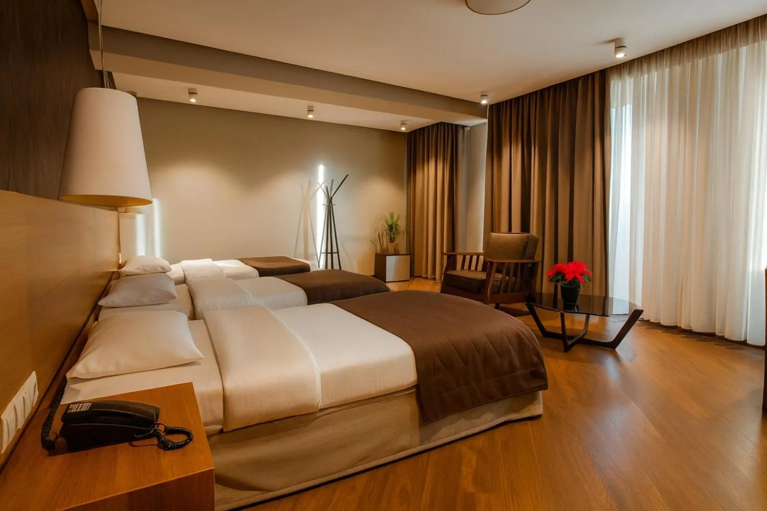 Bedroom, Bed in Golden Palace Hotel