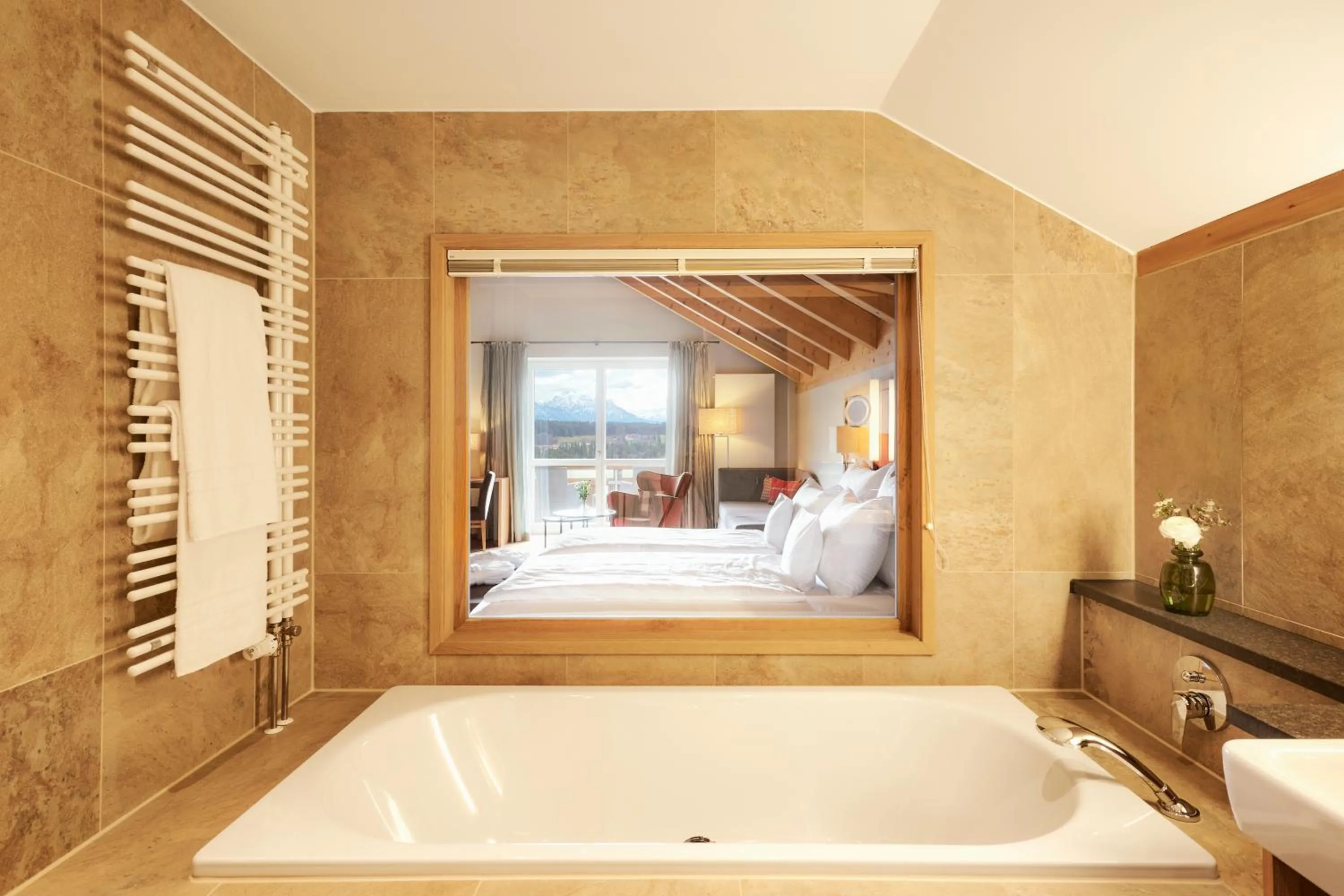 Bed in Hotel Auf der Gsteig GmbH