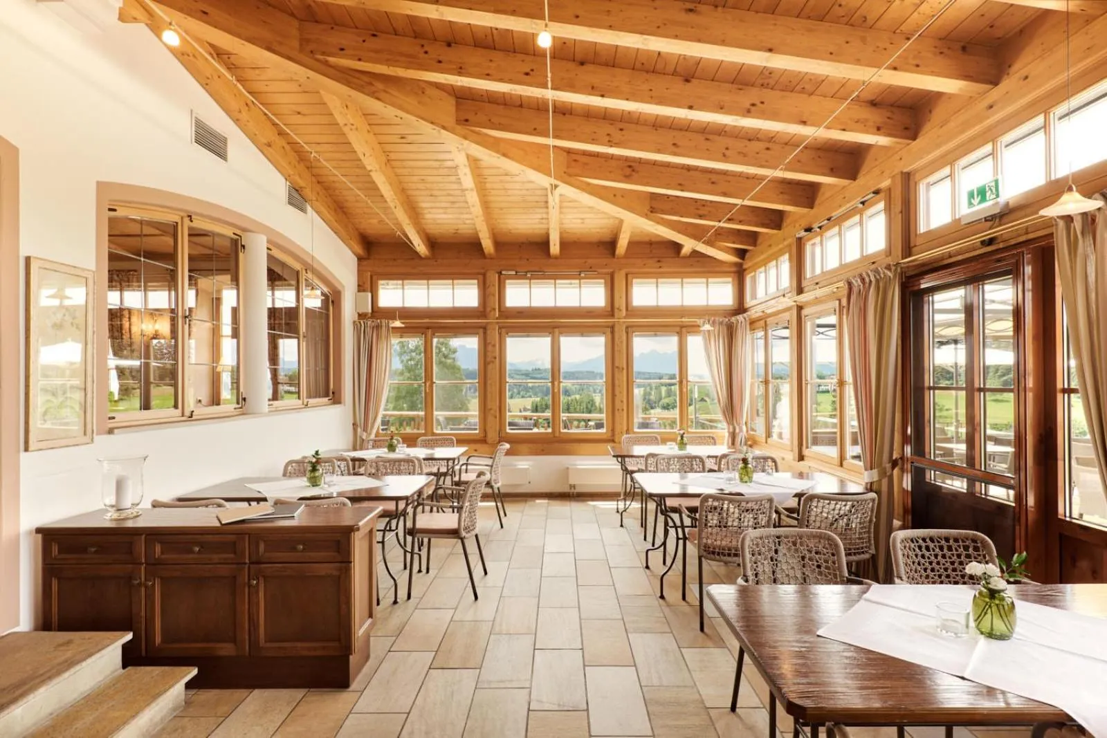 Hotel Auf der Gsteig GmbH