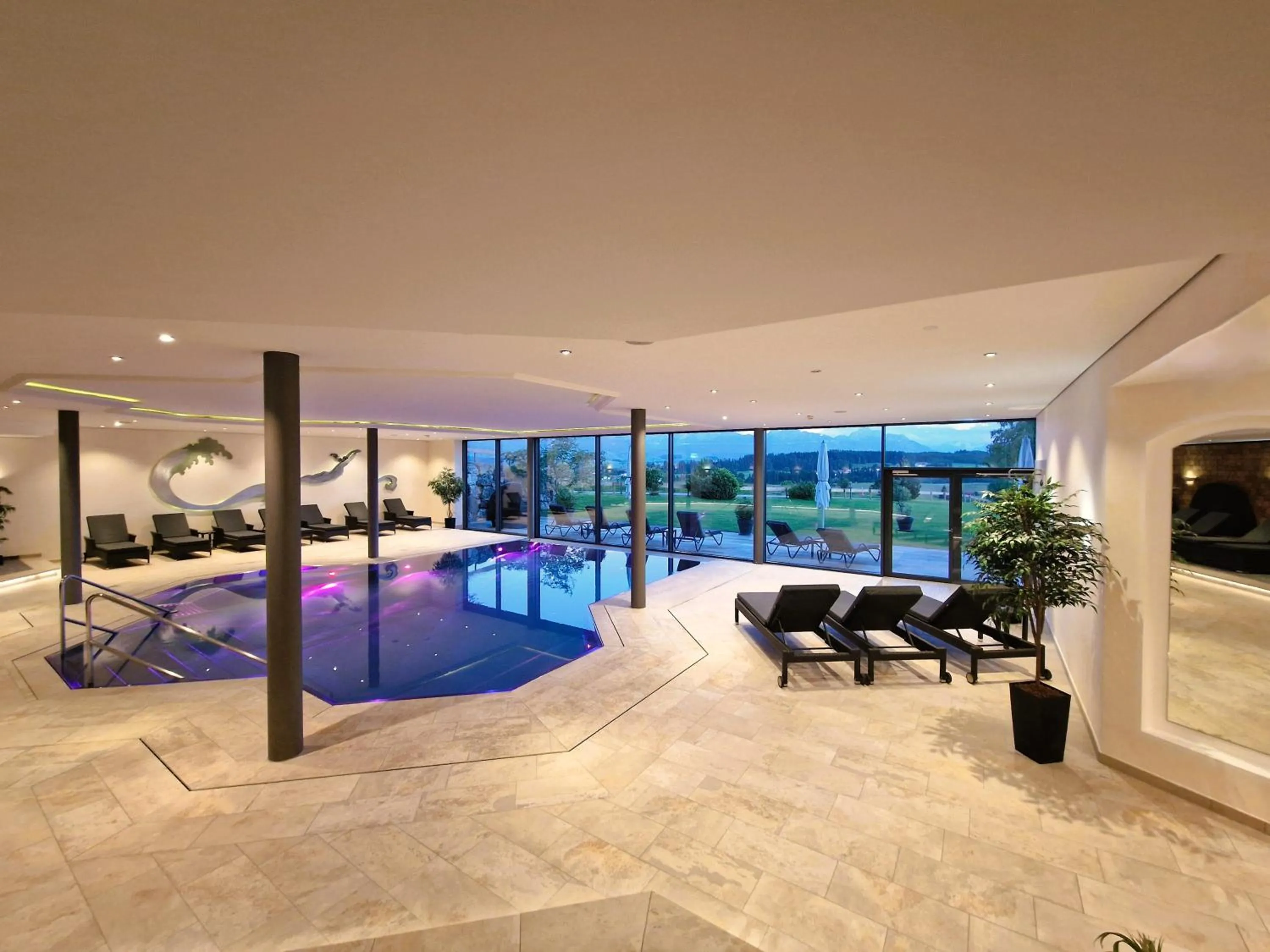 Hotel Auf der Gsteig GmbH