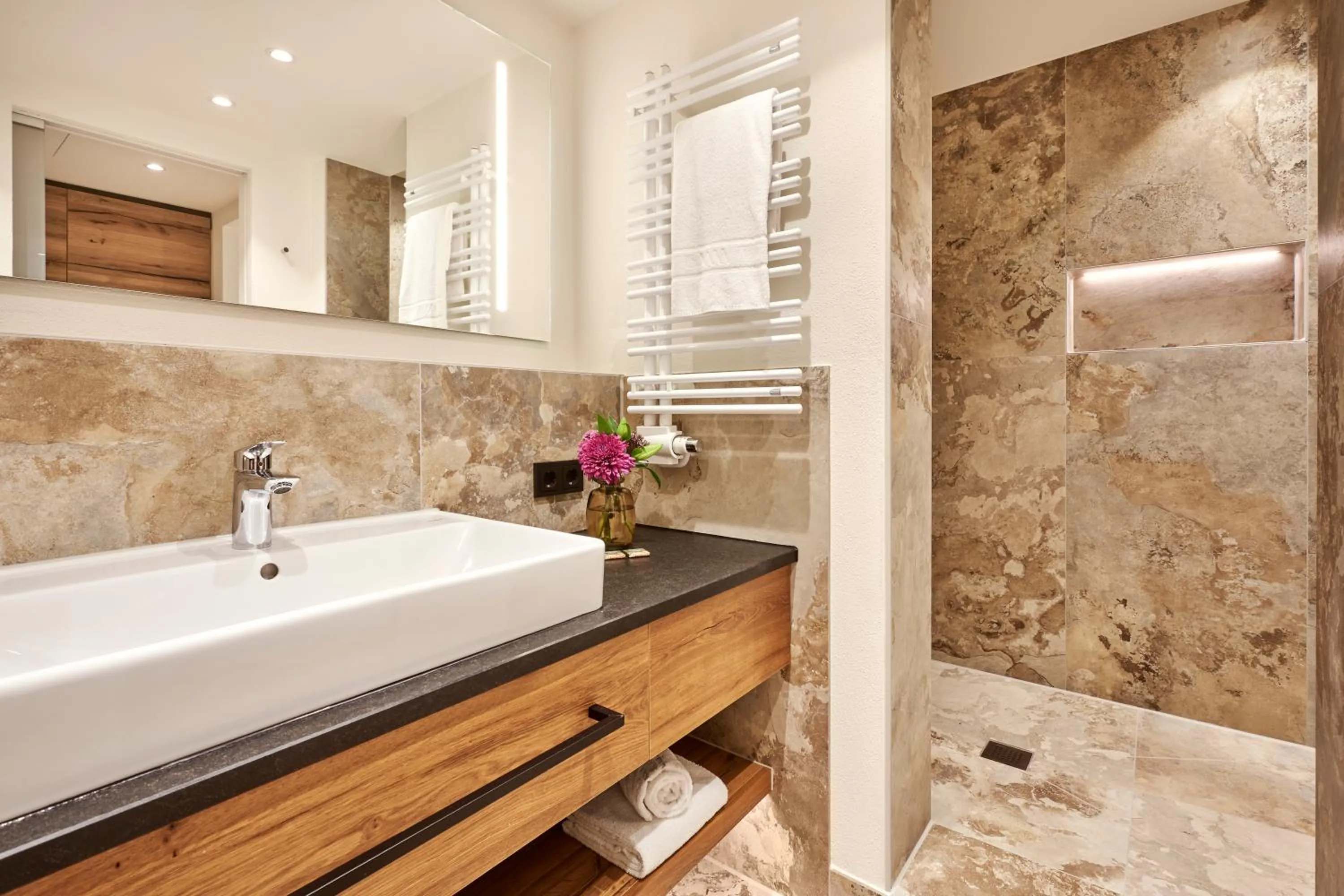 Hotel Auf der Gsteig GmbH