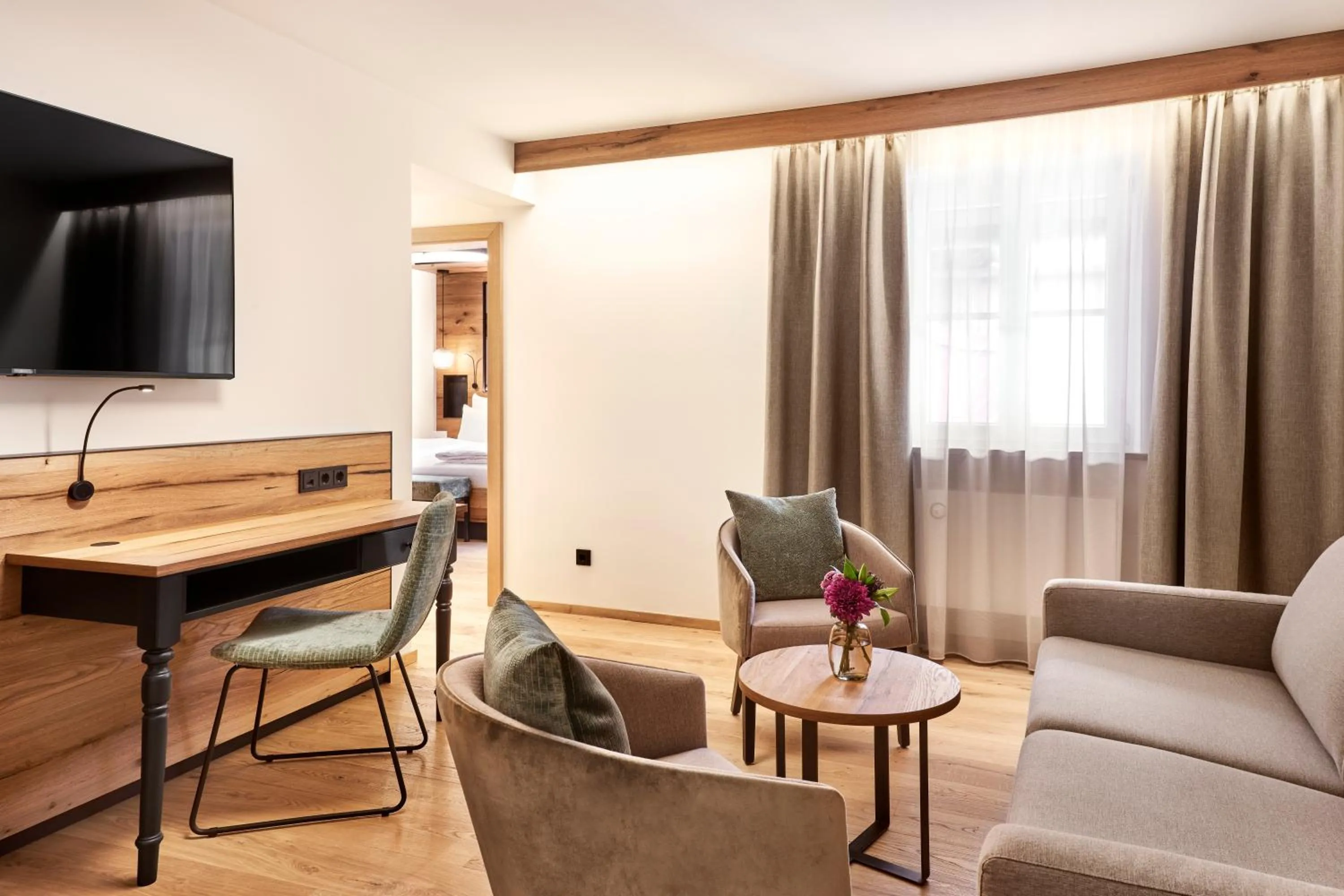 Hotel Auf der Gsteig GmbH