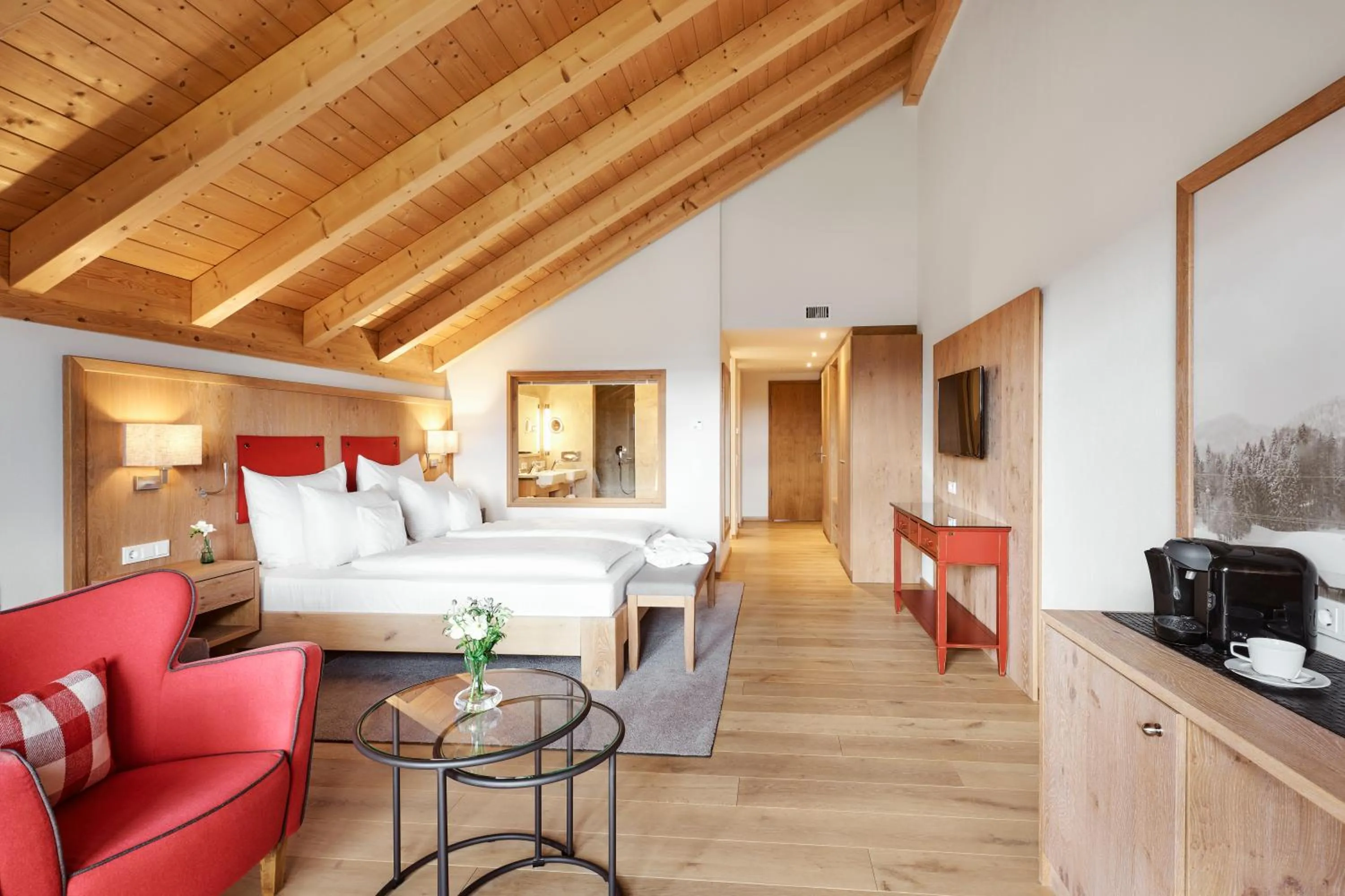 Bed in Hotel Auf der Gsteig GmbH