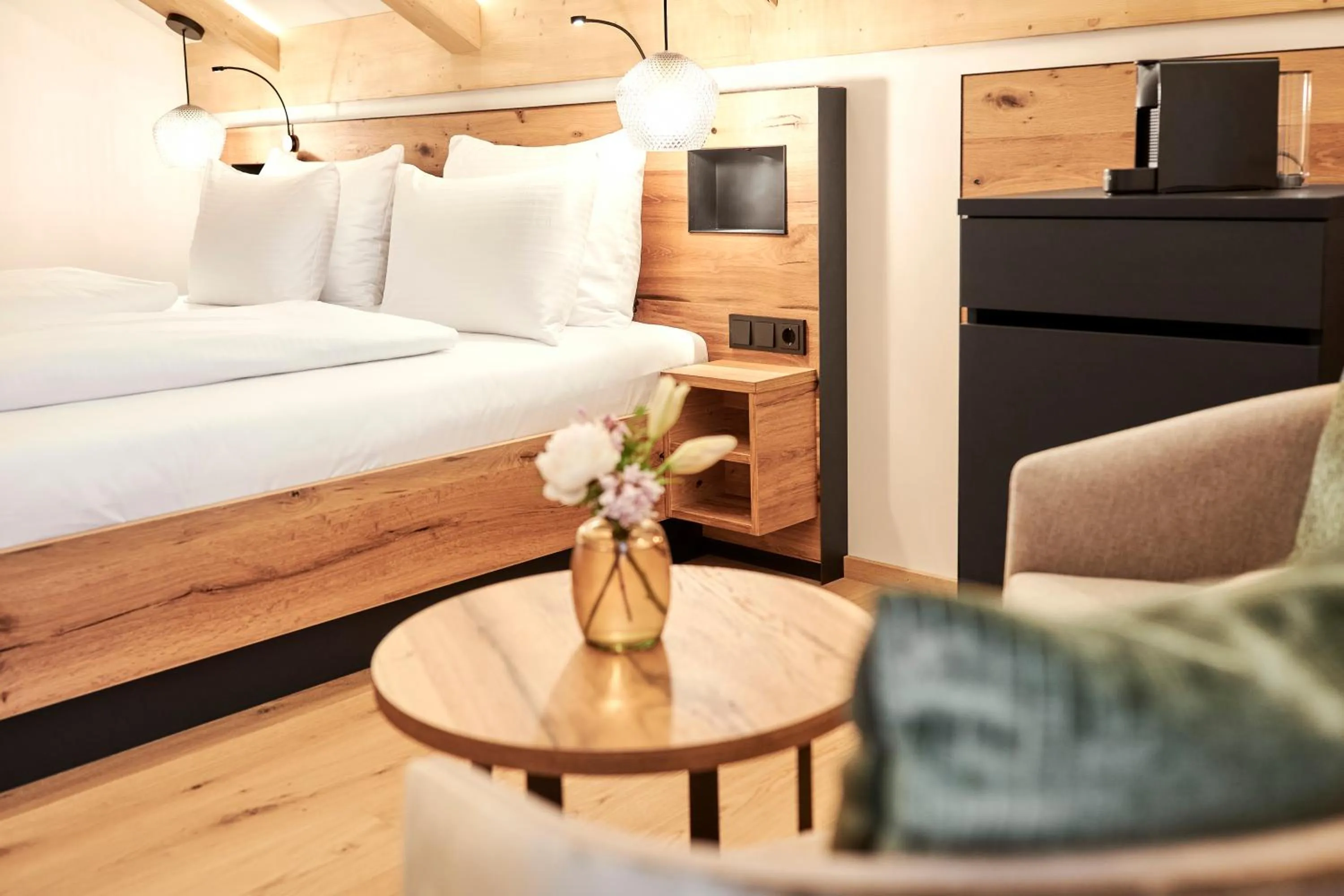 Bed in Hotel Auf der Gsteig GmbH