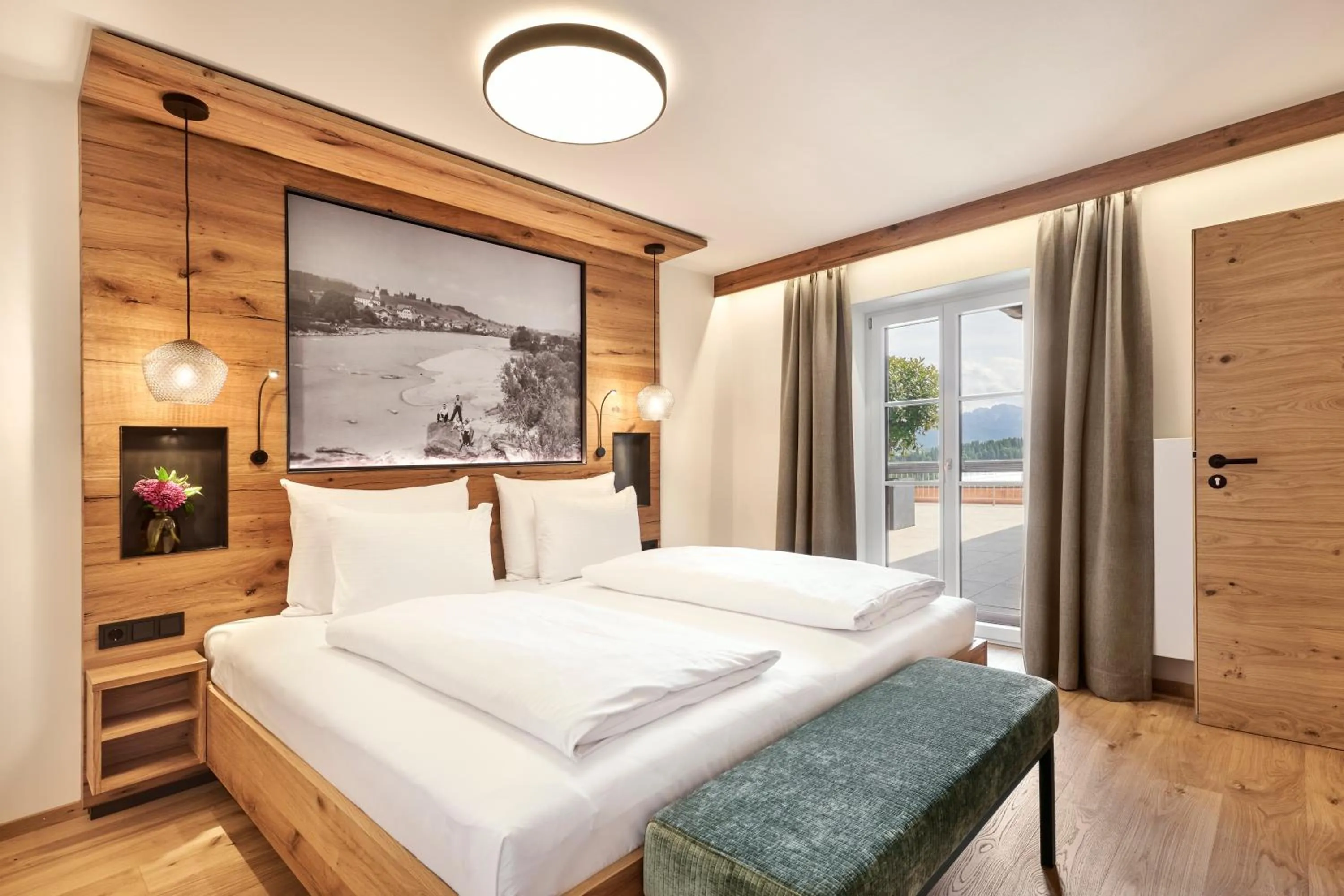 Bed in Hotel Auf der Gsteig GmbH