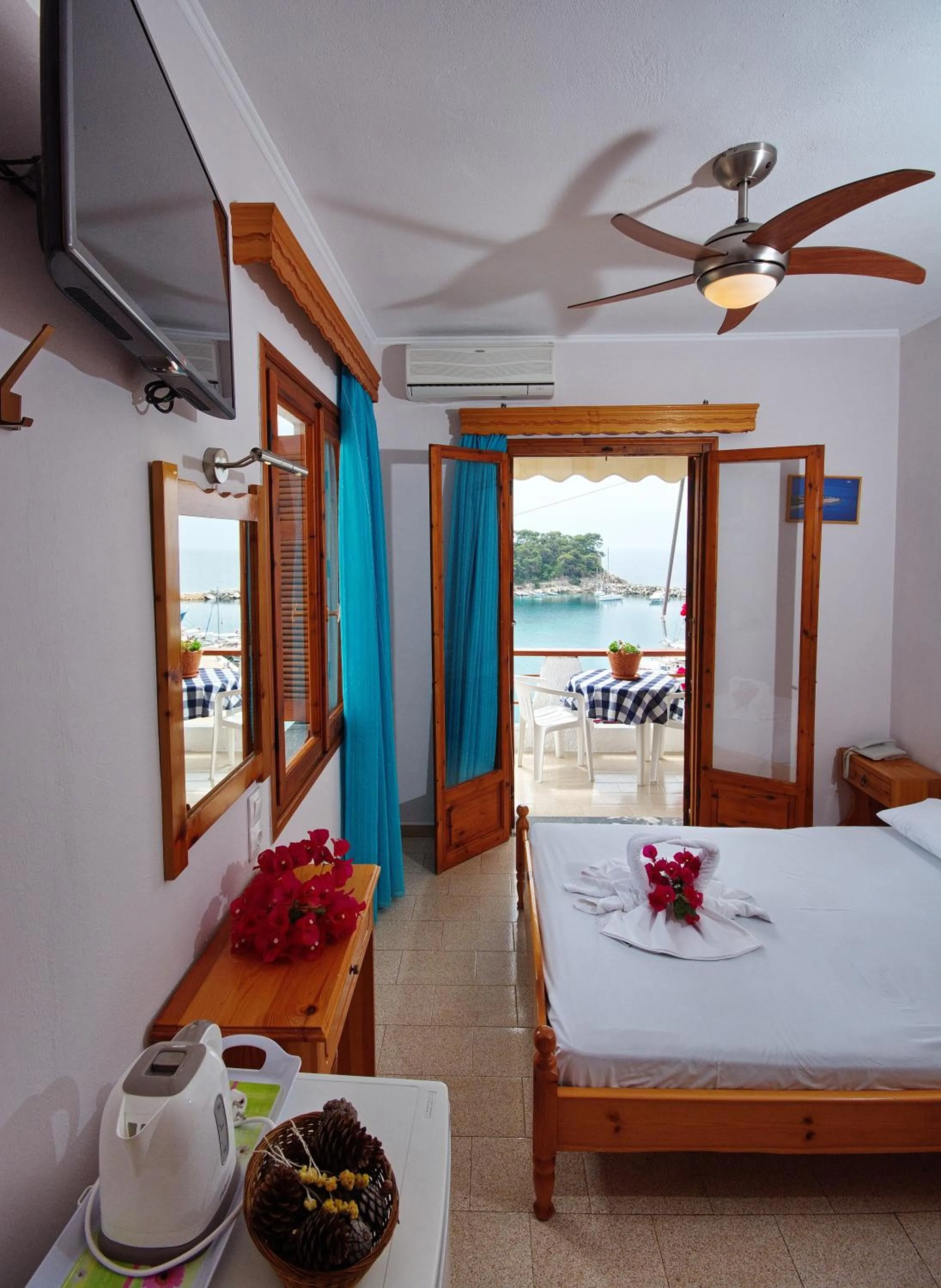 Natural landscape, Bed in Pension Dimitris