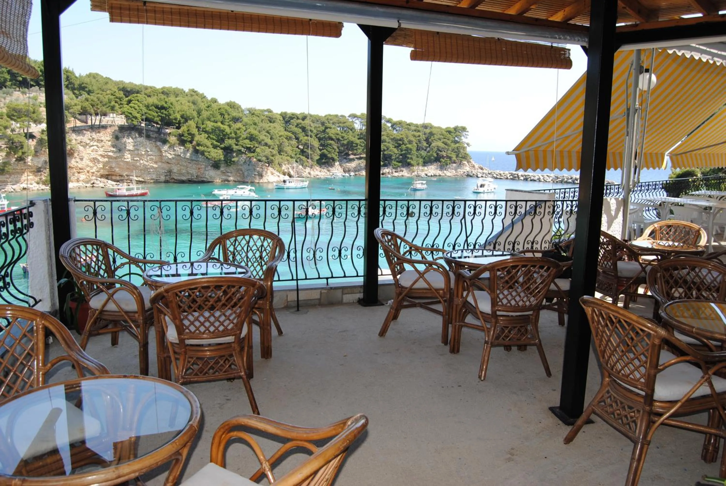 Restaurant/places to eat in Pension Dimitris