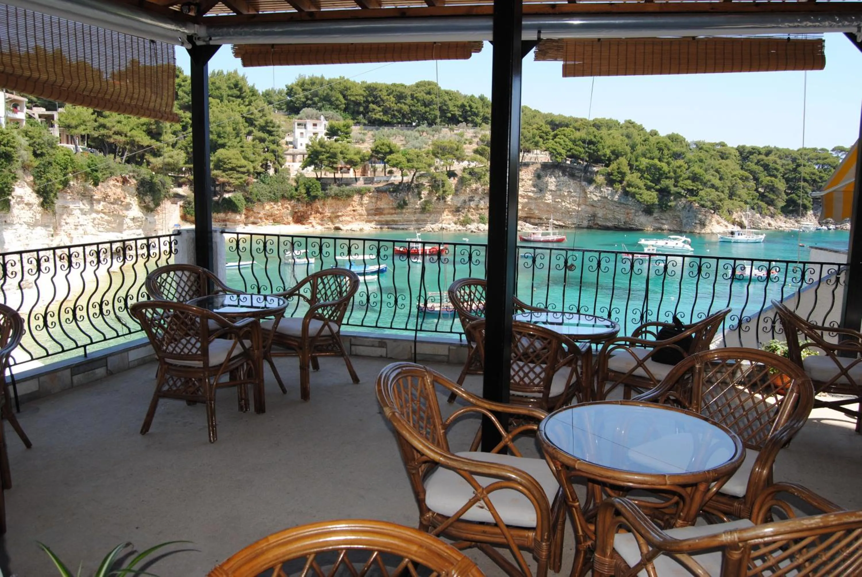 Restaurant/places to eat in Pension Dimitris