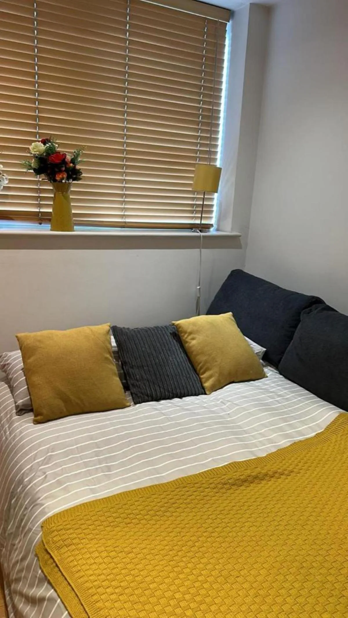 Bedroom, Bed in The Old Library - Modern Apartment near the Train Station and Racecourse