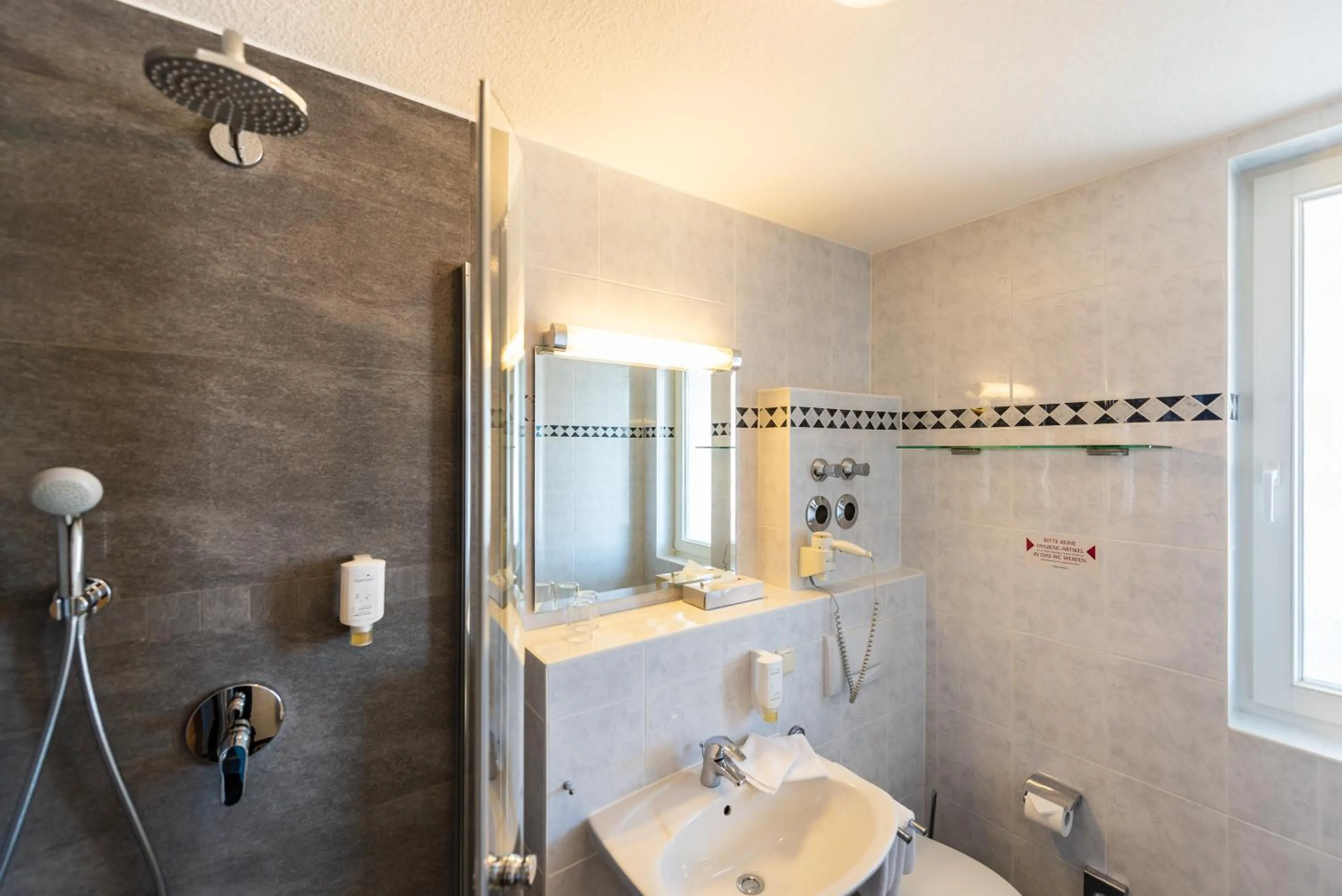 Bathroom in Hotel Garni Getreuer Eckart