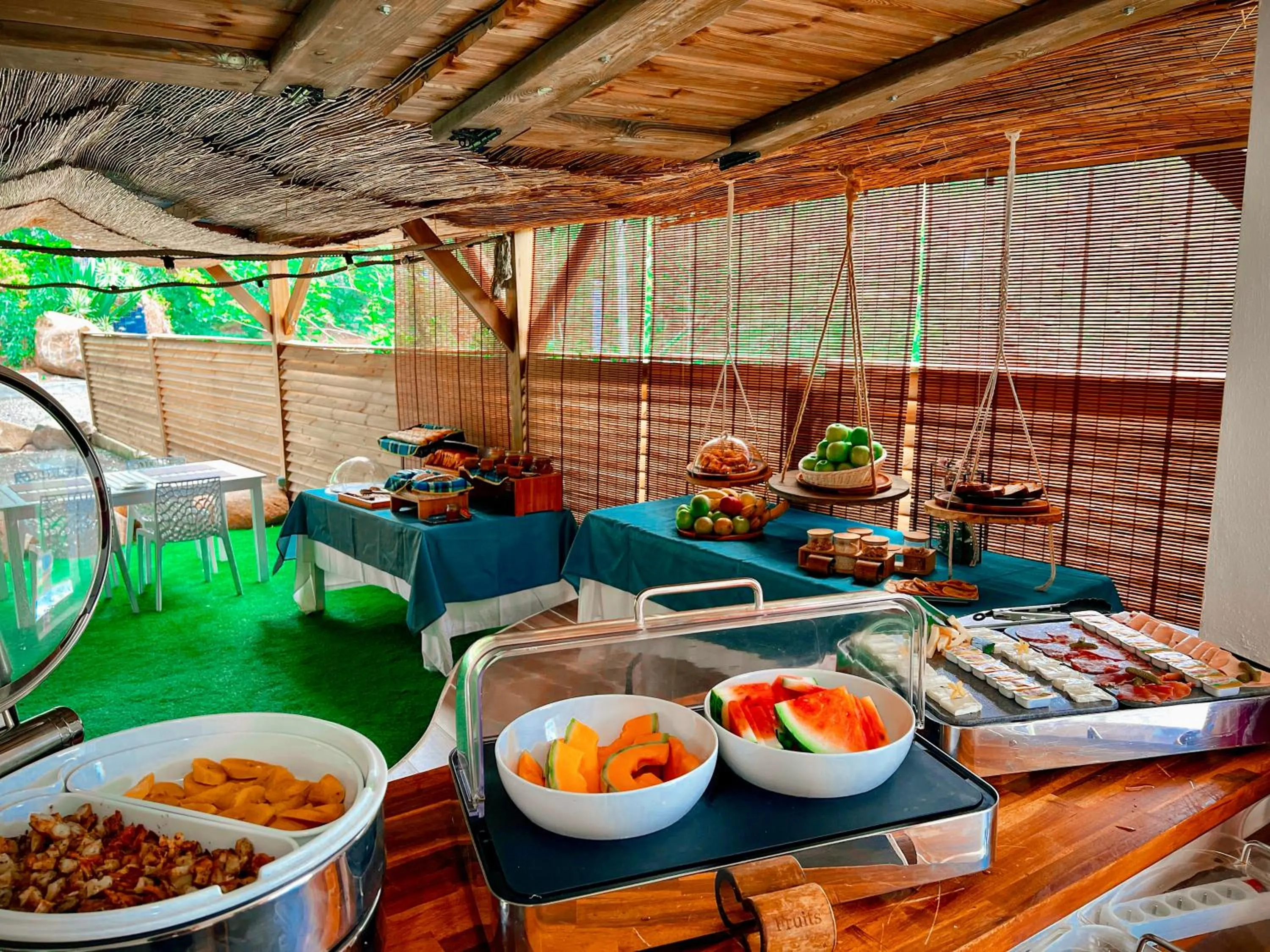 Food and drinks in Tropicana Suites