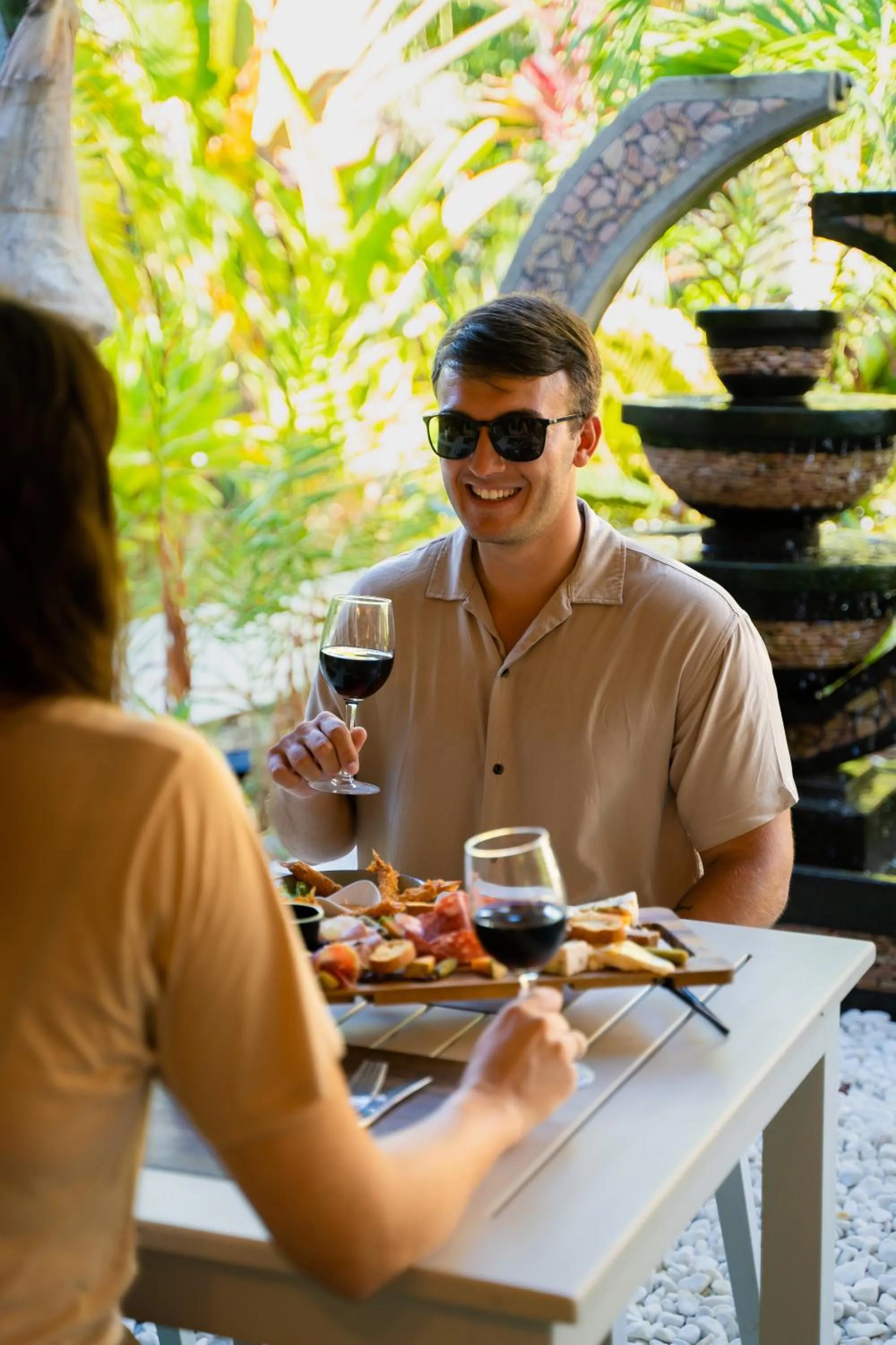 Restaurant/places to eat in Tropicana Suites