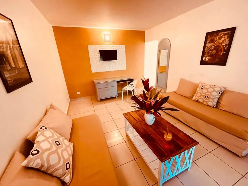 TV and multimedia in Tropicana Suites