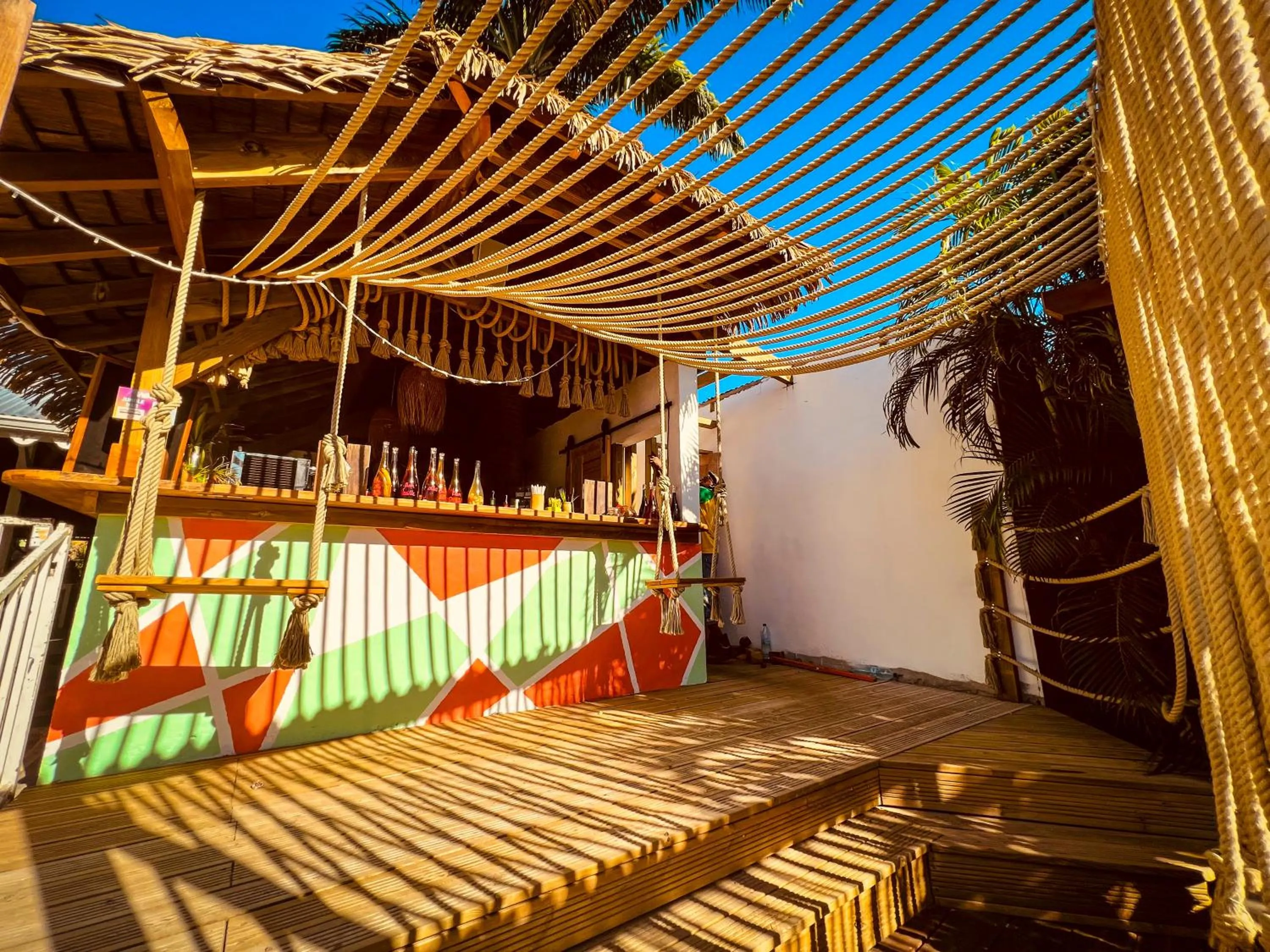 Restaurant/places to eat in Tropicana Suites