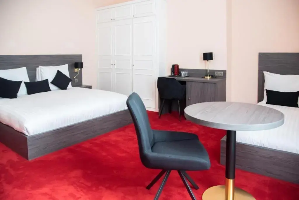 Bed in La Bourse Hotel Bed in La Bourse Hotel