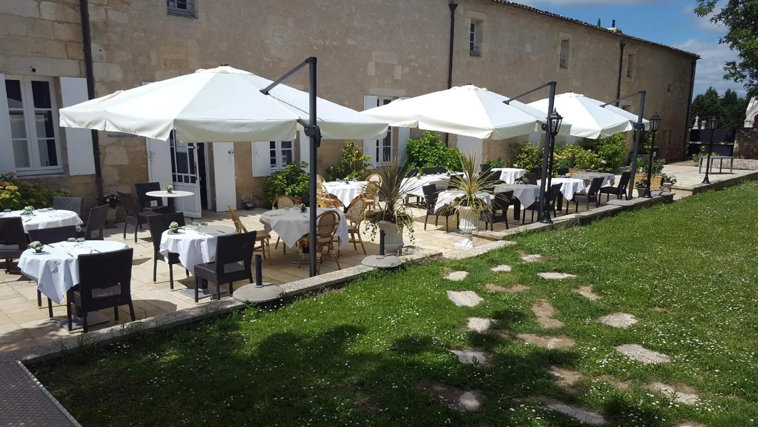 Patio in AUX DUCS DE SIENNE