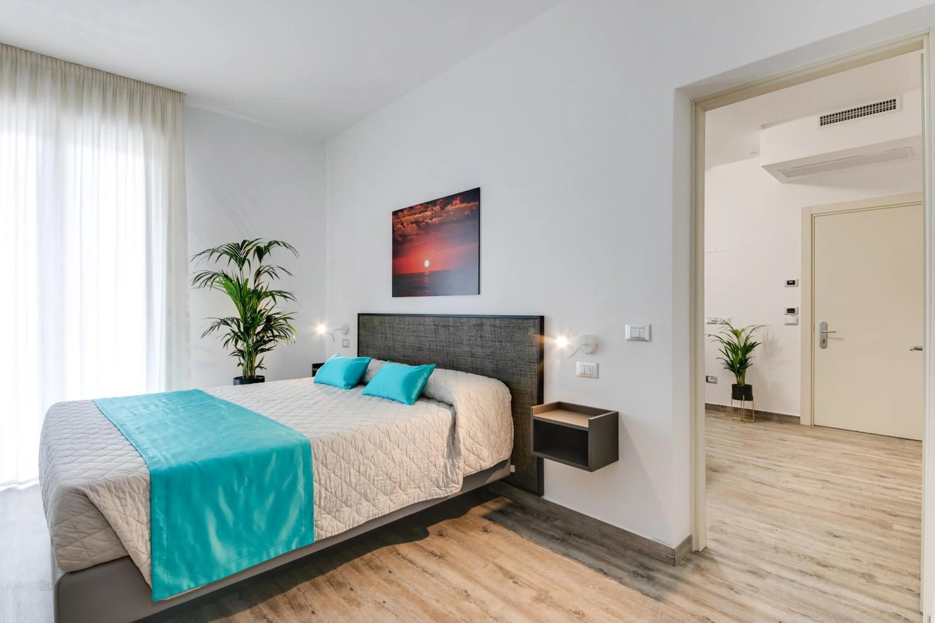 Bedroom, Bed in Elegance Suite Apartments - Siroli Collection