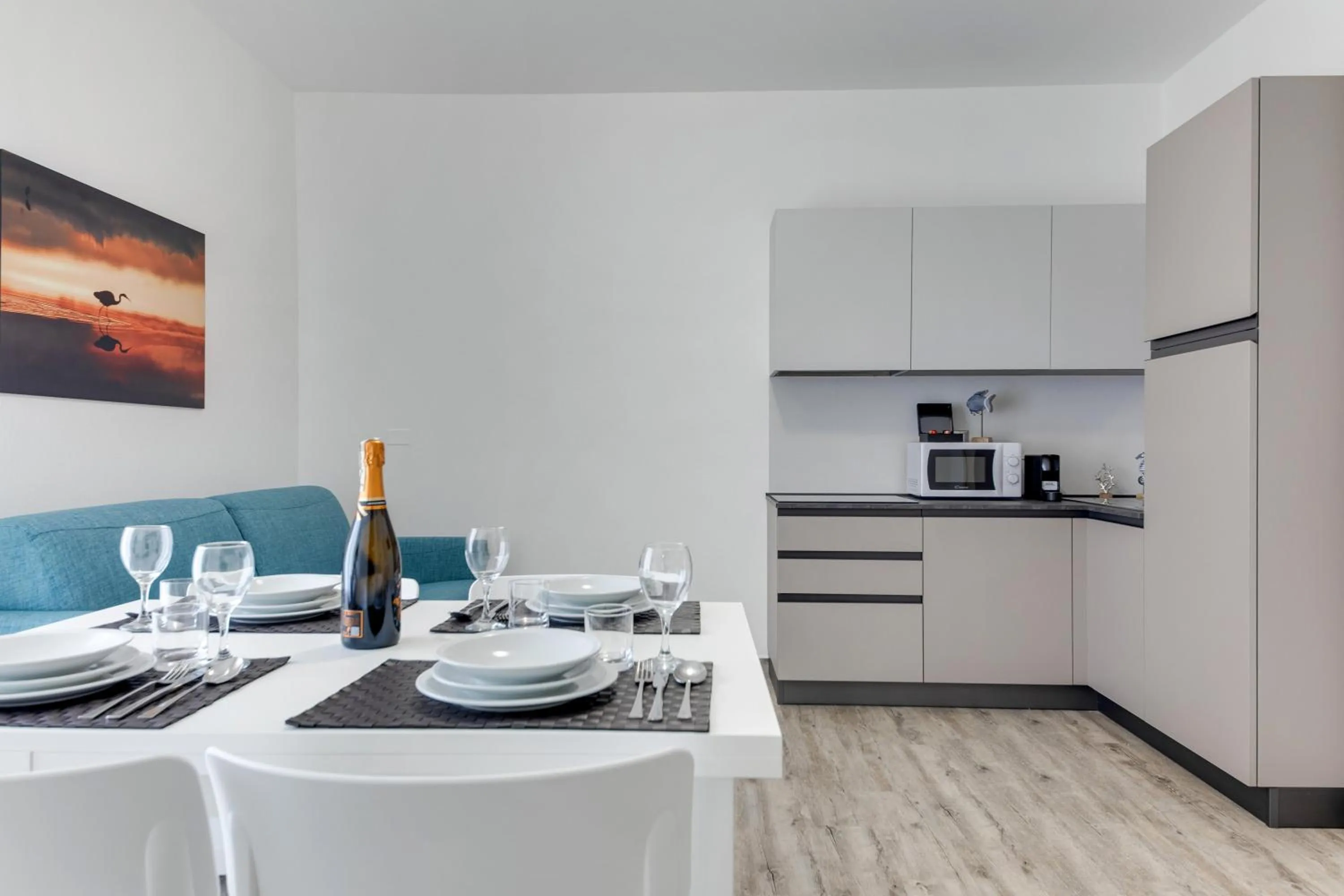 Kitchen or kitchenette in Elegance Suite Apartments - Siroli Collection