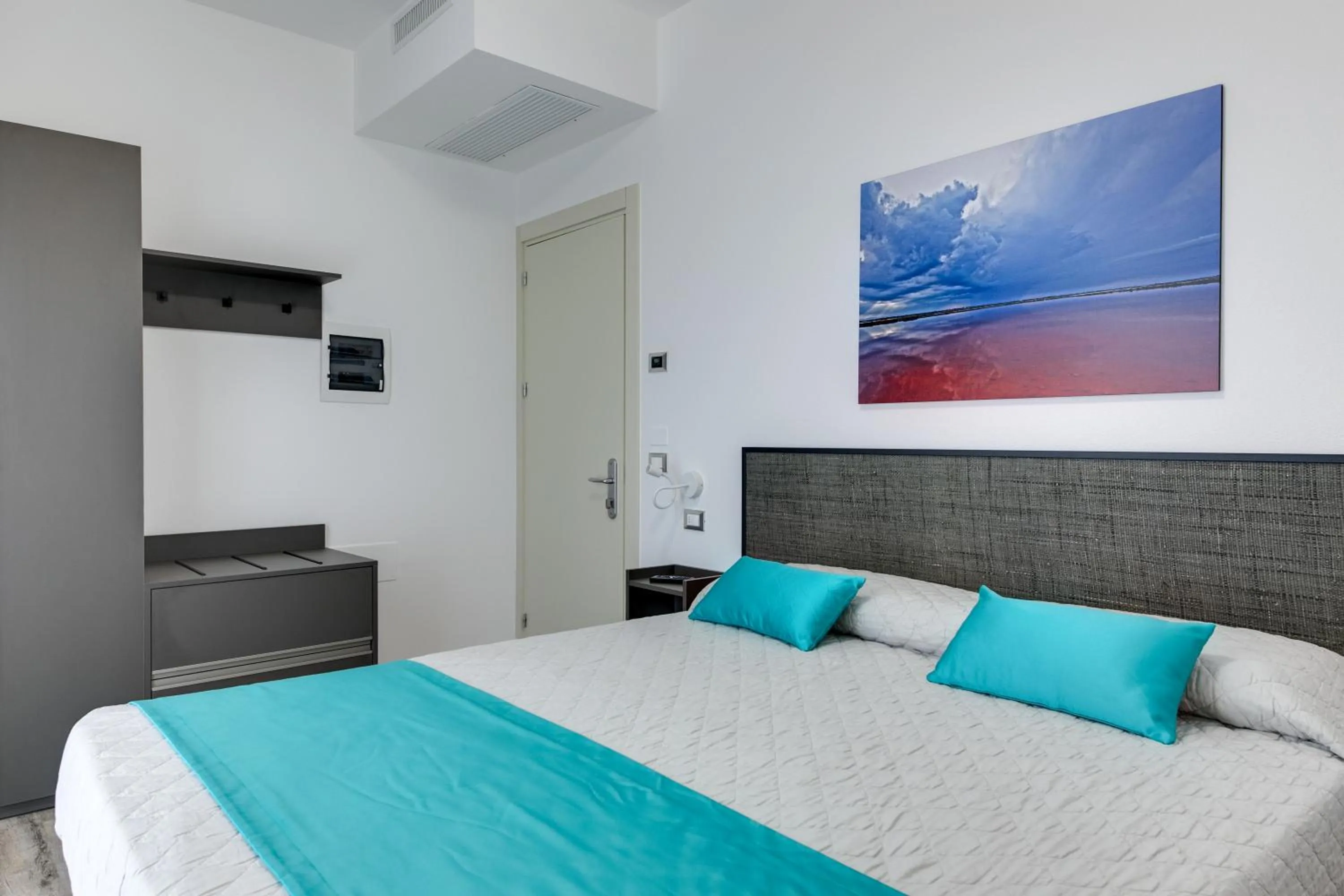 Bedroom, Bed in Elegance Suite Apartments - Siroli Collection