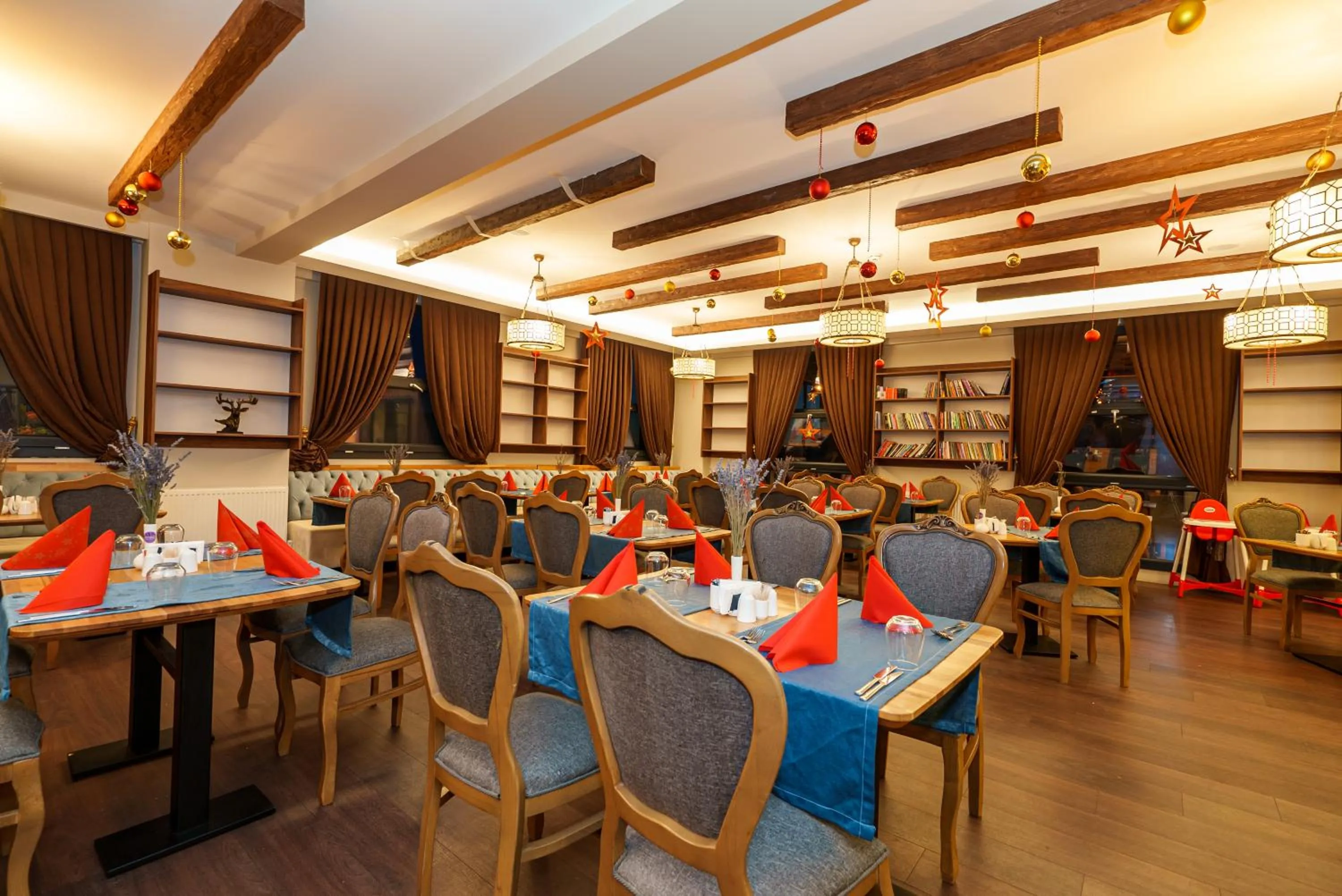 Restaurant/places to eat in Library Hotel Erciyes