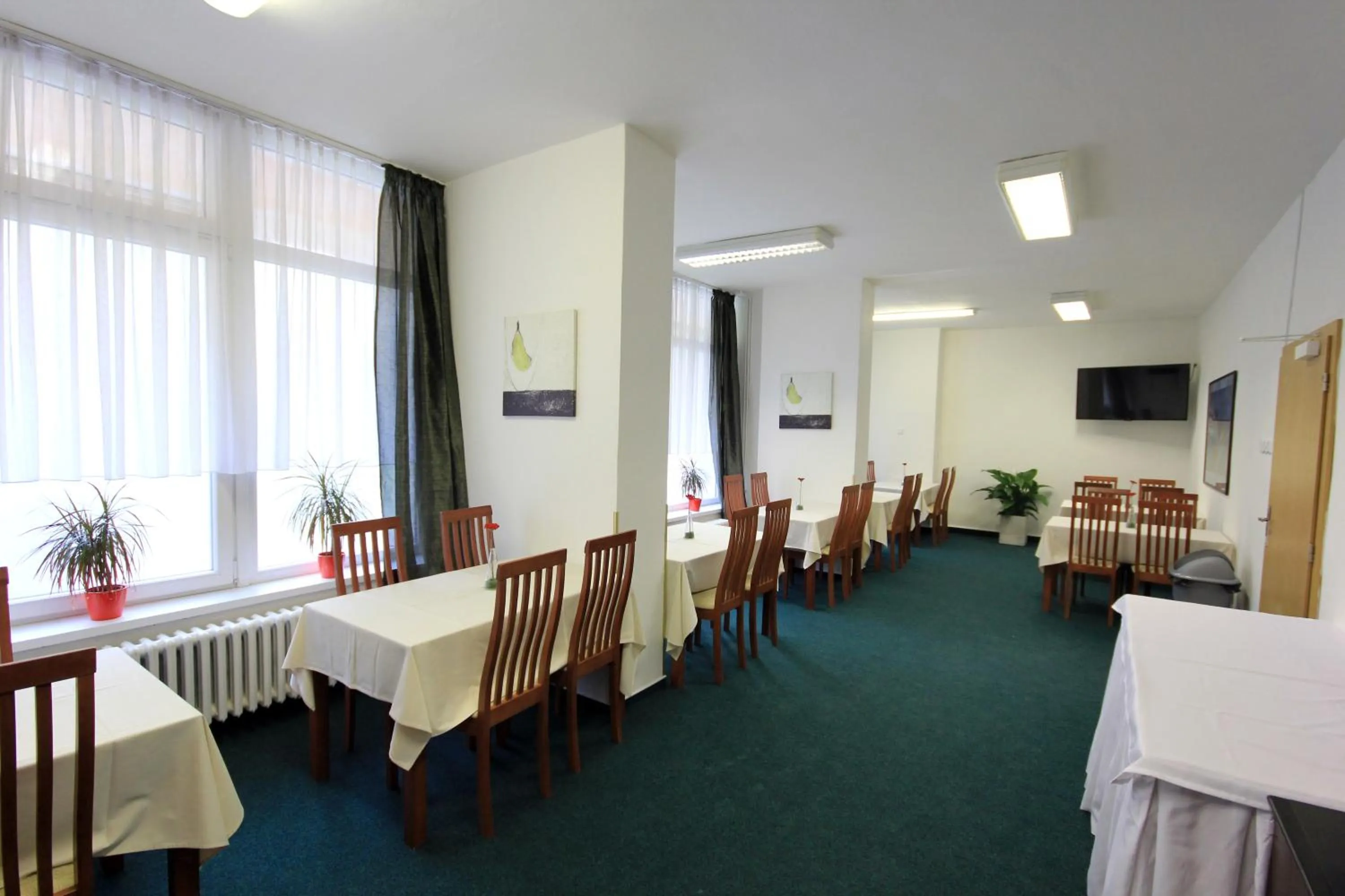 Restaurant/places to eat in LC - Hotel Ostrava