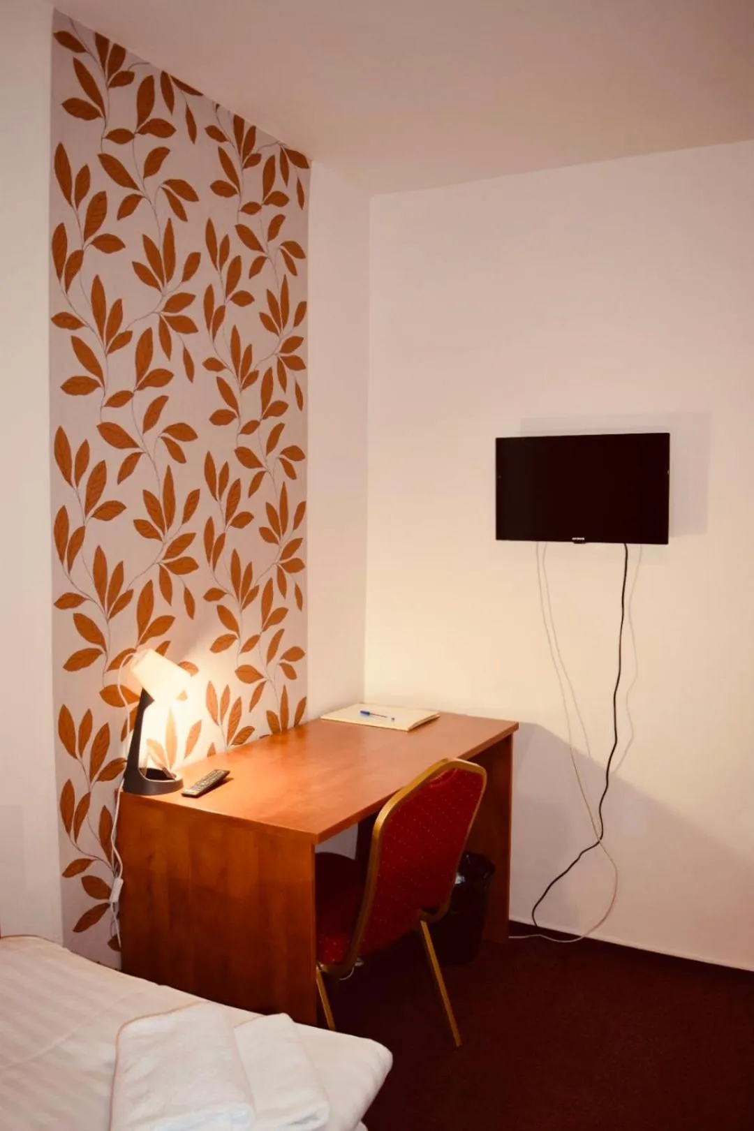 TV and multimedia, Bed in LC - Hotel Ostrava