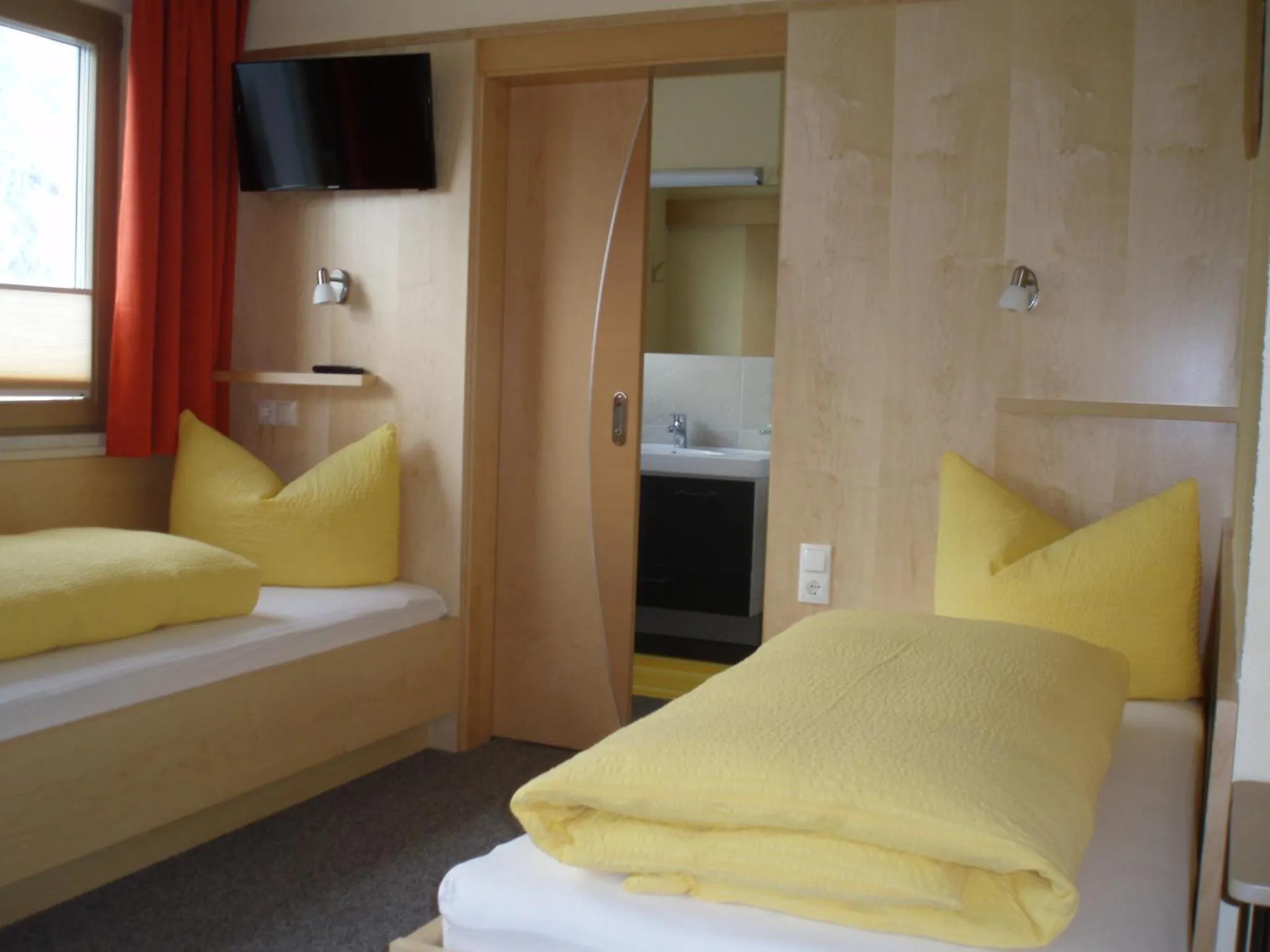 Photo of the whole room, Bed in Haus Wiesenblick