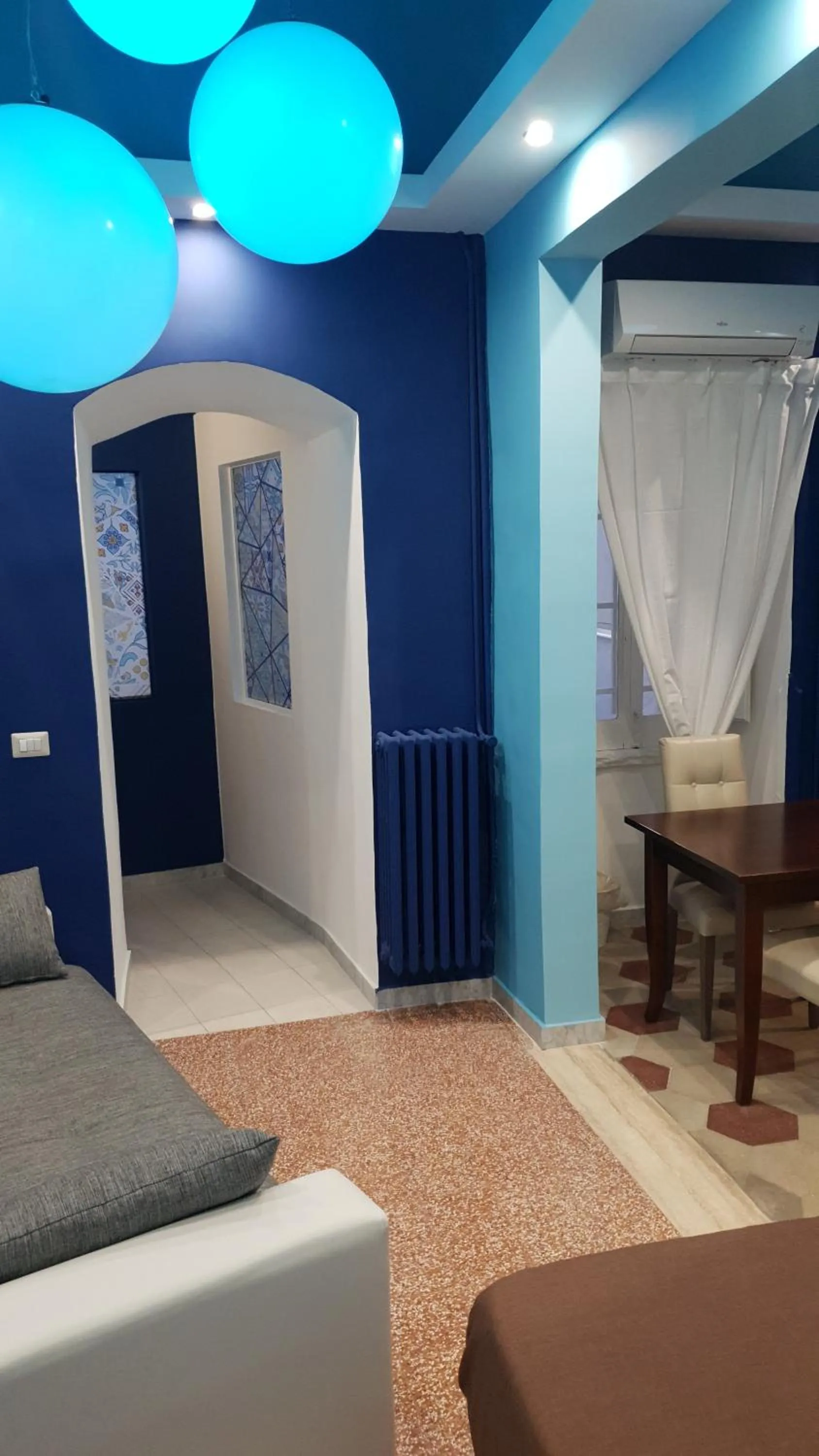 Photo of the whole room, Bed in DEAS B&B